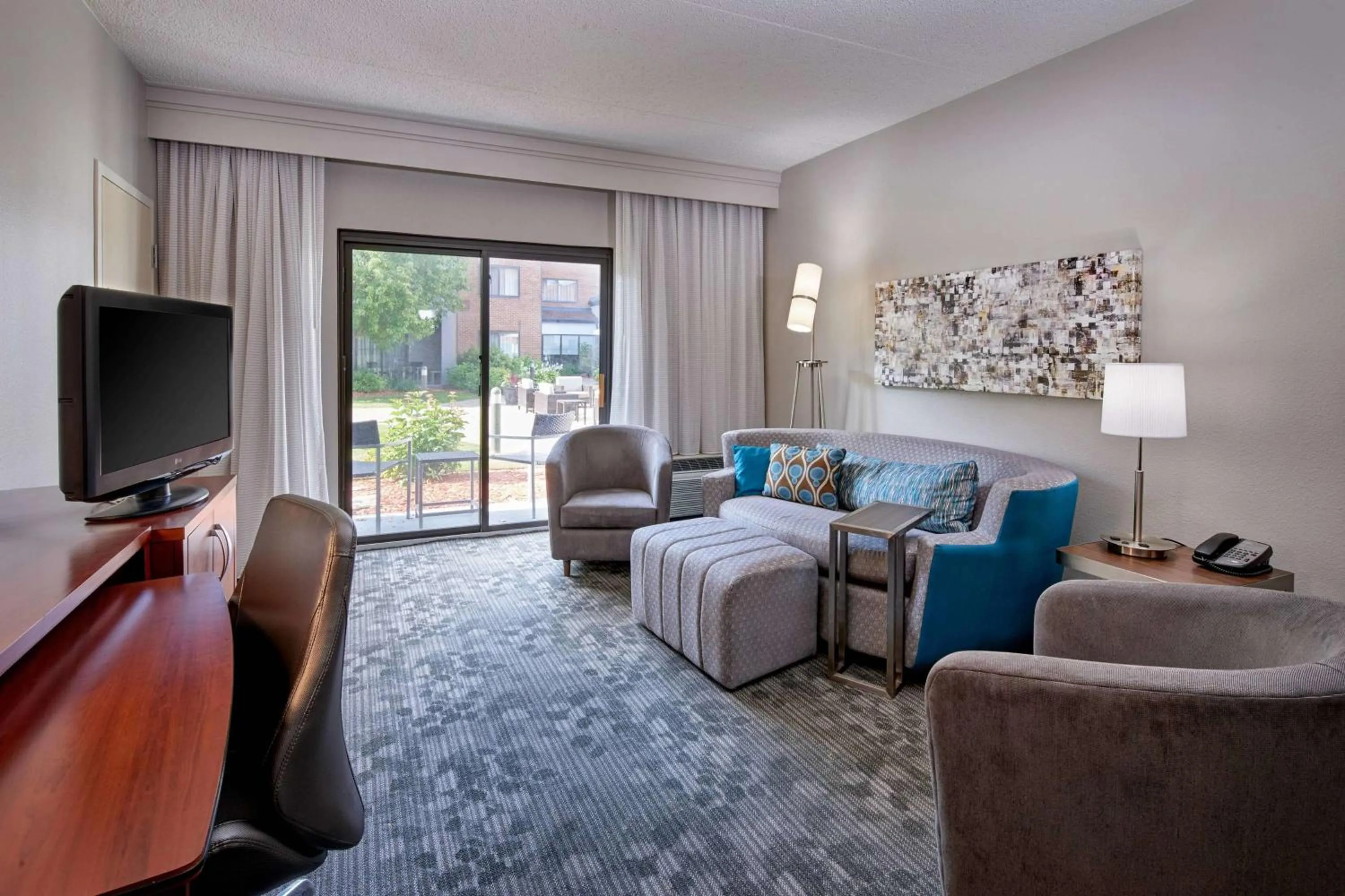 King Suite in Sonesta Select Minneapolis Eden Prairie