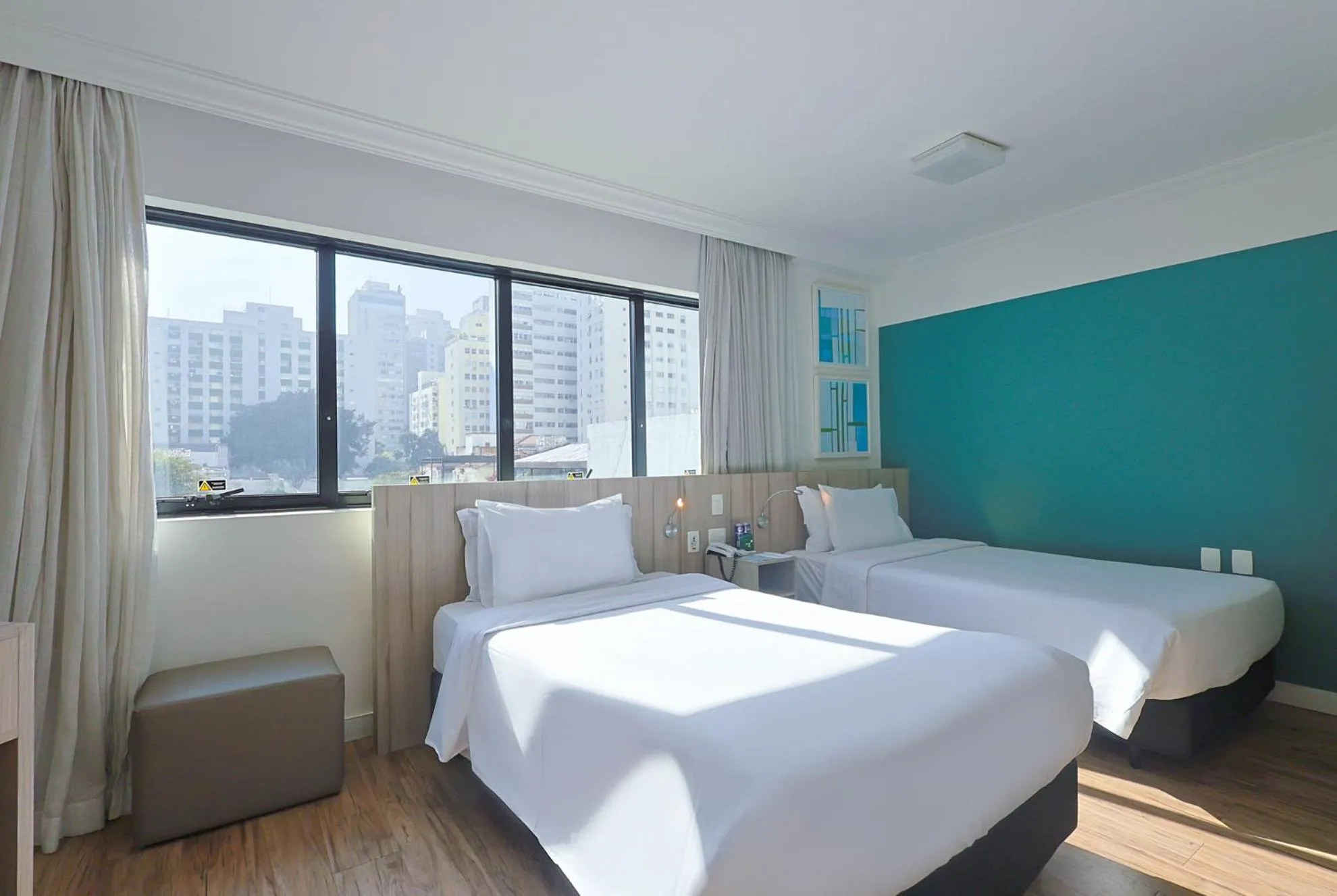 Superior Twin Room in Radisson Oscar Freire