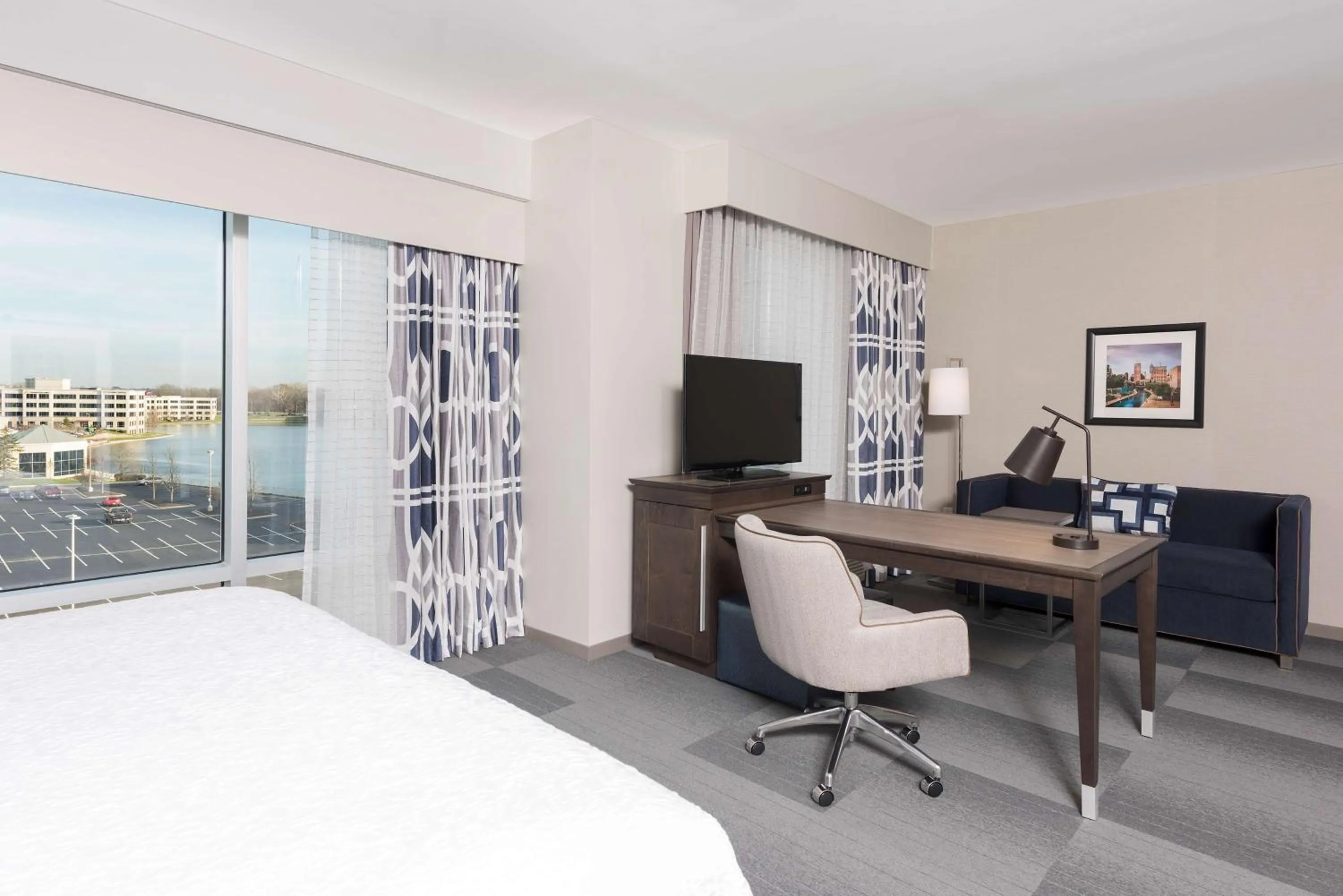King Corner Studio Suite in Hampton Inn & Suites Indianapolis-Keystone, IN