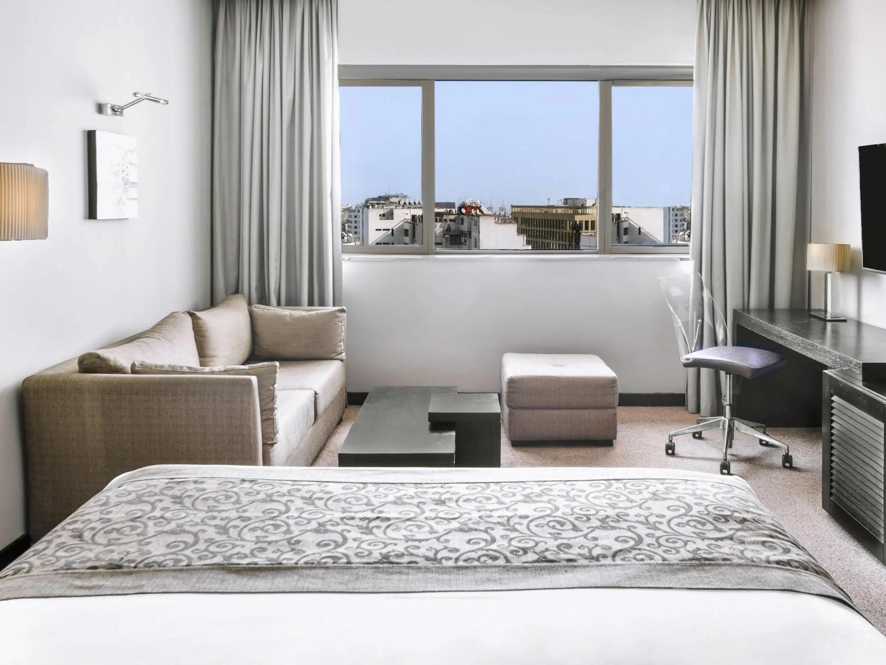 Deluxe Queen Room in Mövenpick Hotel Casablanca