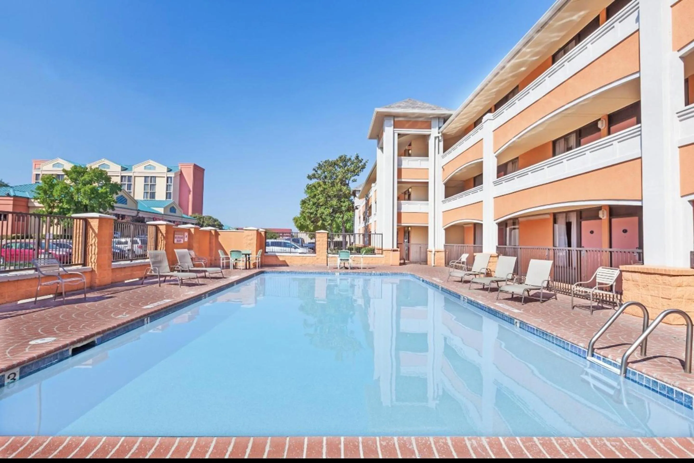 SureStay by Best Western Irving Grapevine DFW North