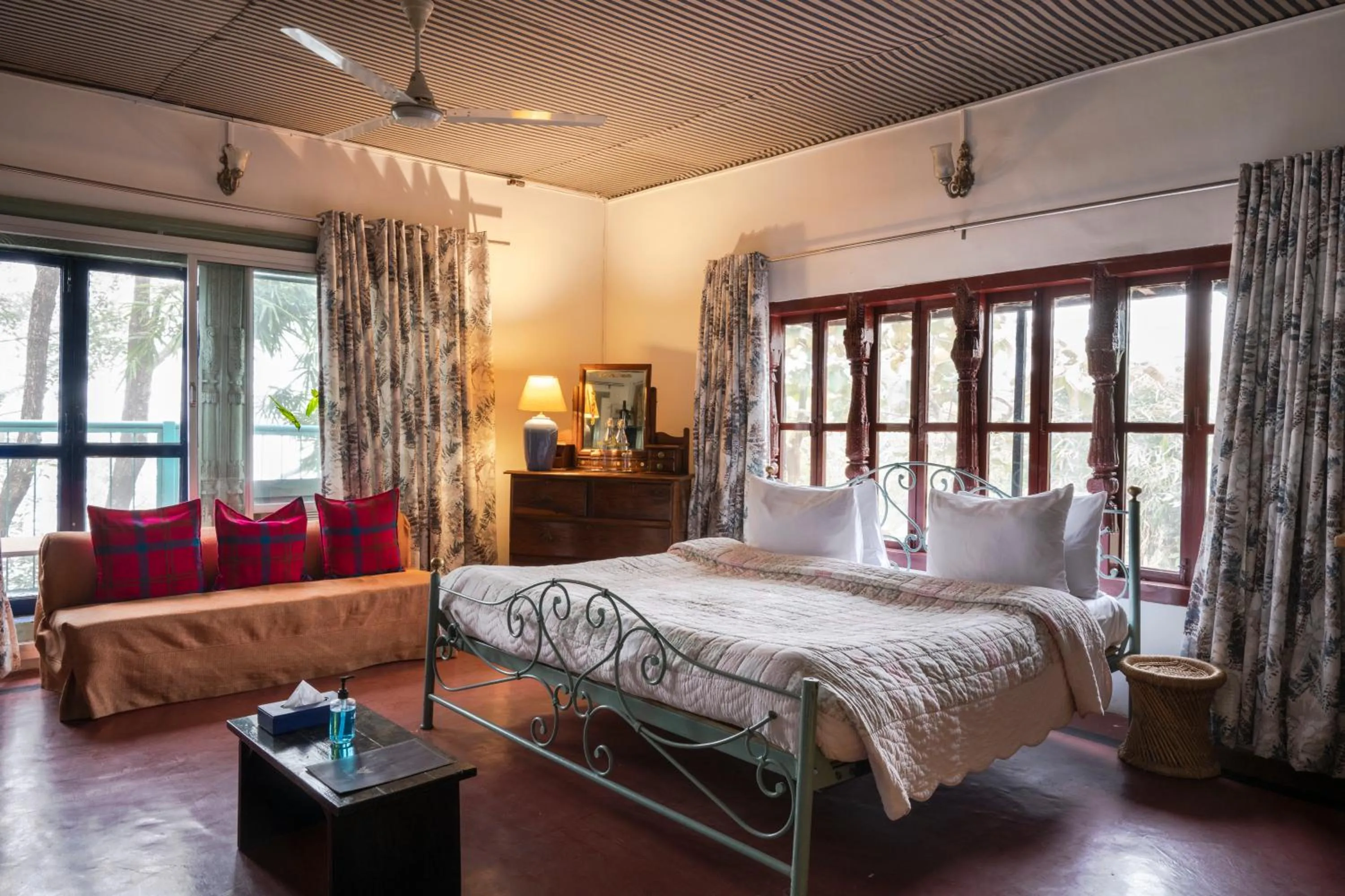 Deluxe Room in ROSASTAYS Jeolikote