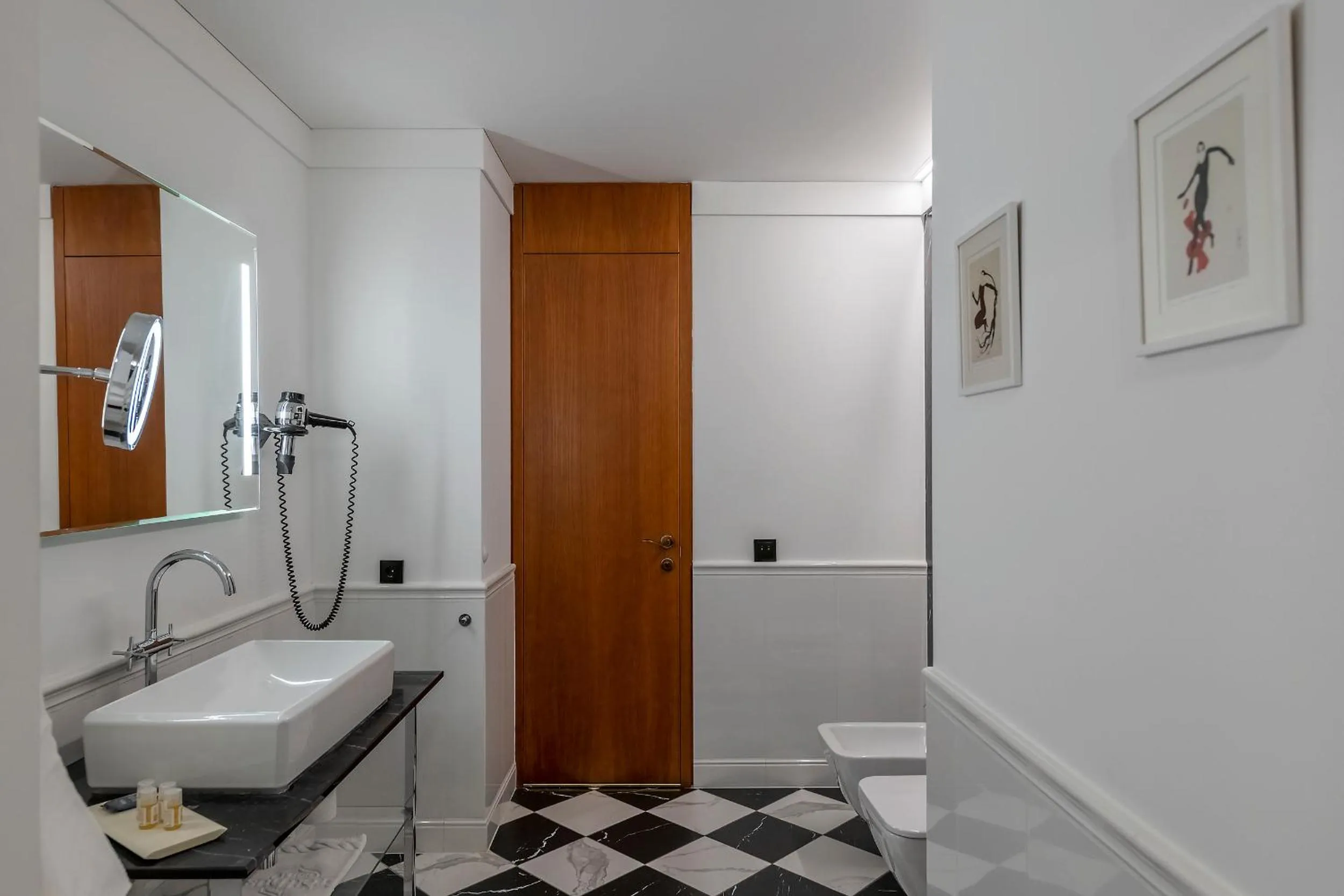 Digital Detox in Grotthuss Boutique Hotel Vilnius