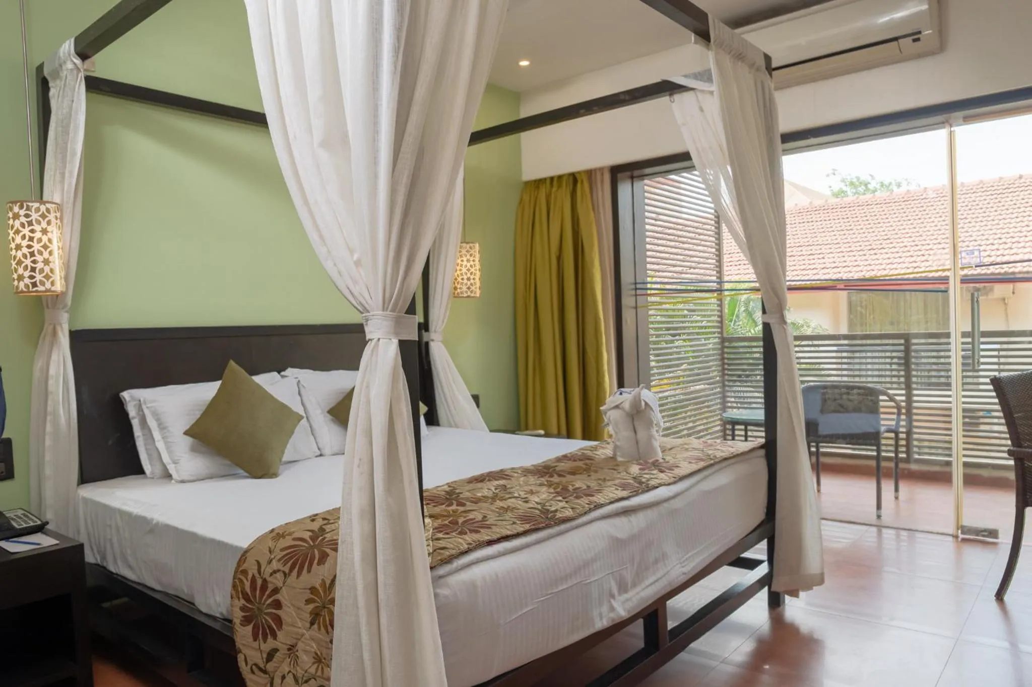 Standard Double or Twin Room with Balcony in Kyriad Prestige Calangute Goa by OTHPL
