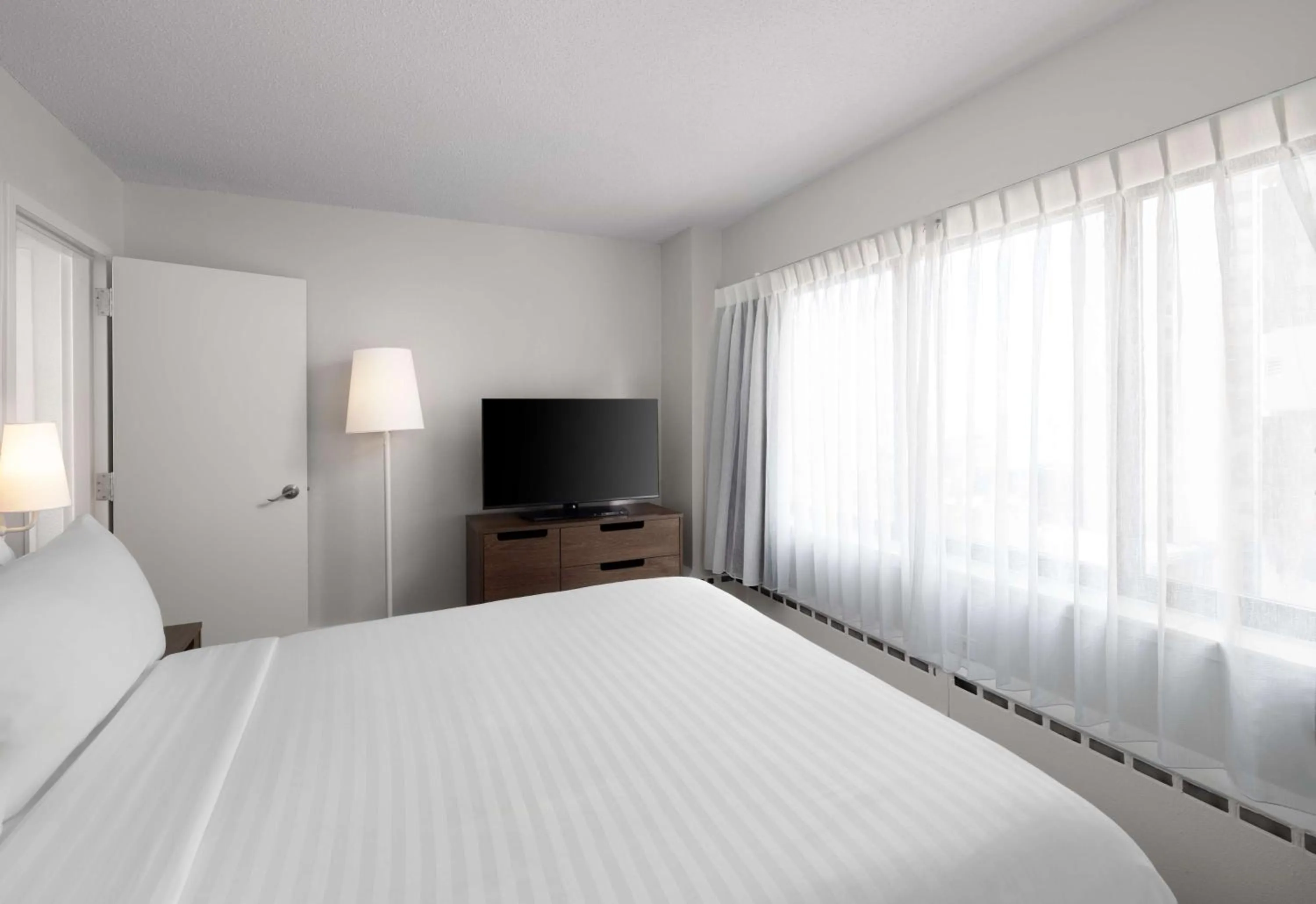 Two Bedroom Suite King and Queen in Sonesta ES Suites Chicago Downtown Magnificent Mile Medical