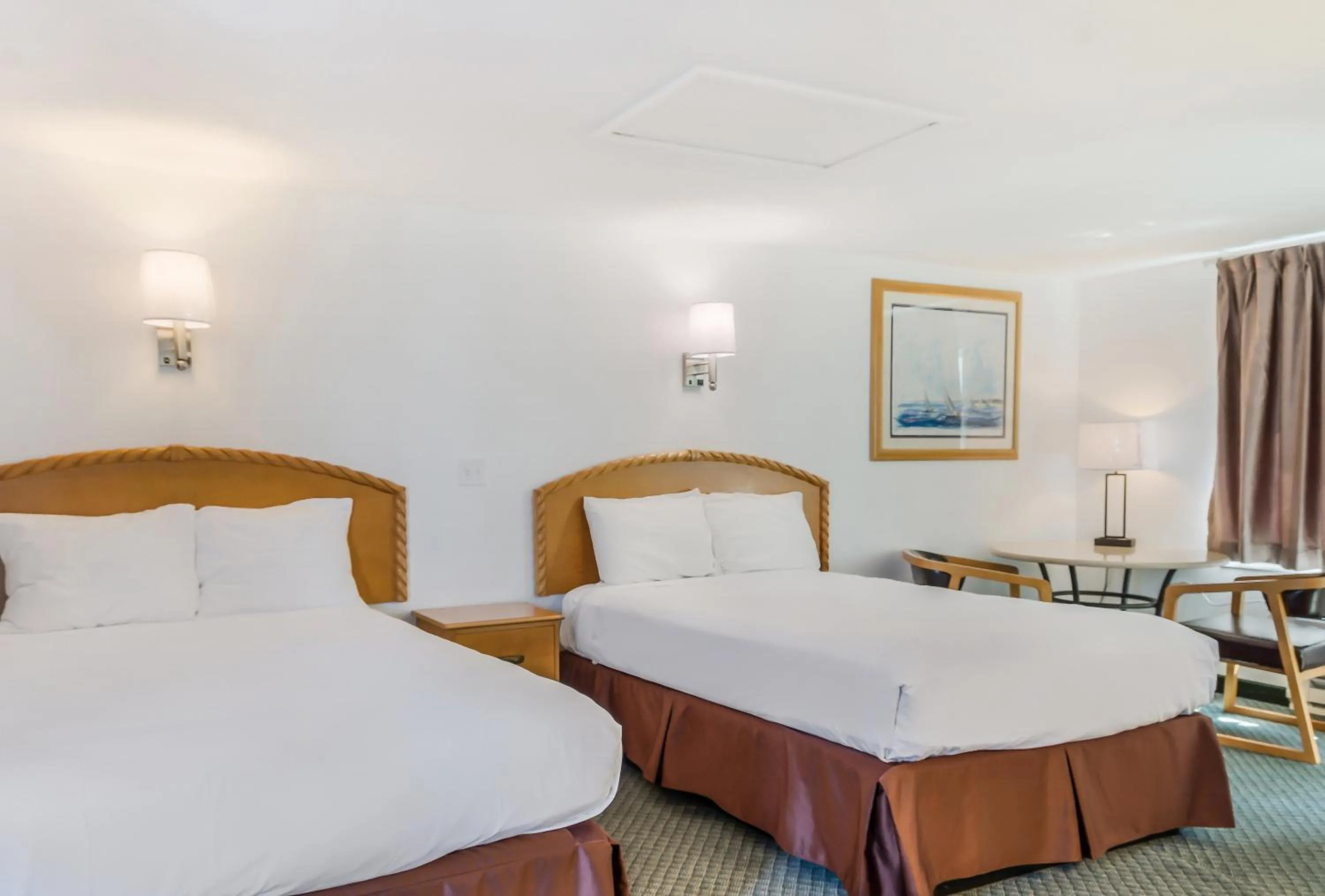 Deluxe Double Room in Americas Best Value Inn Hyannis