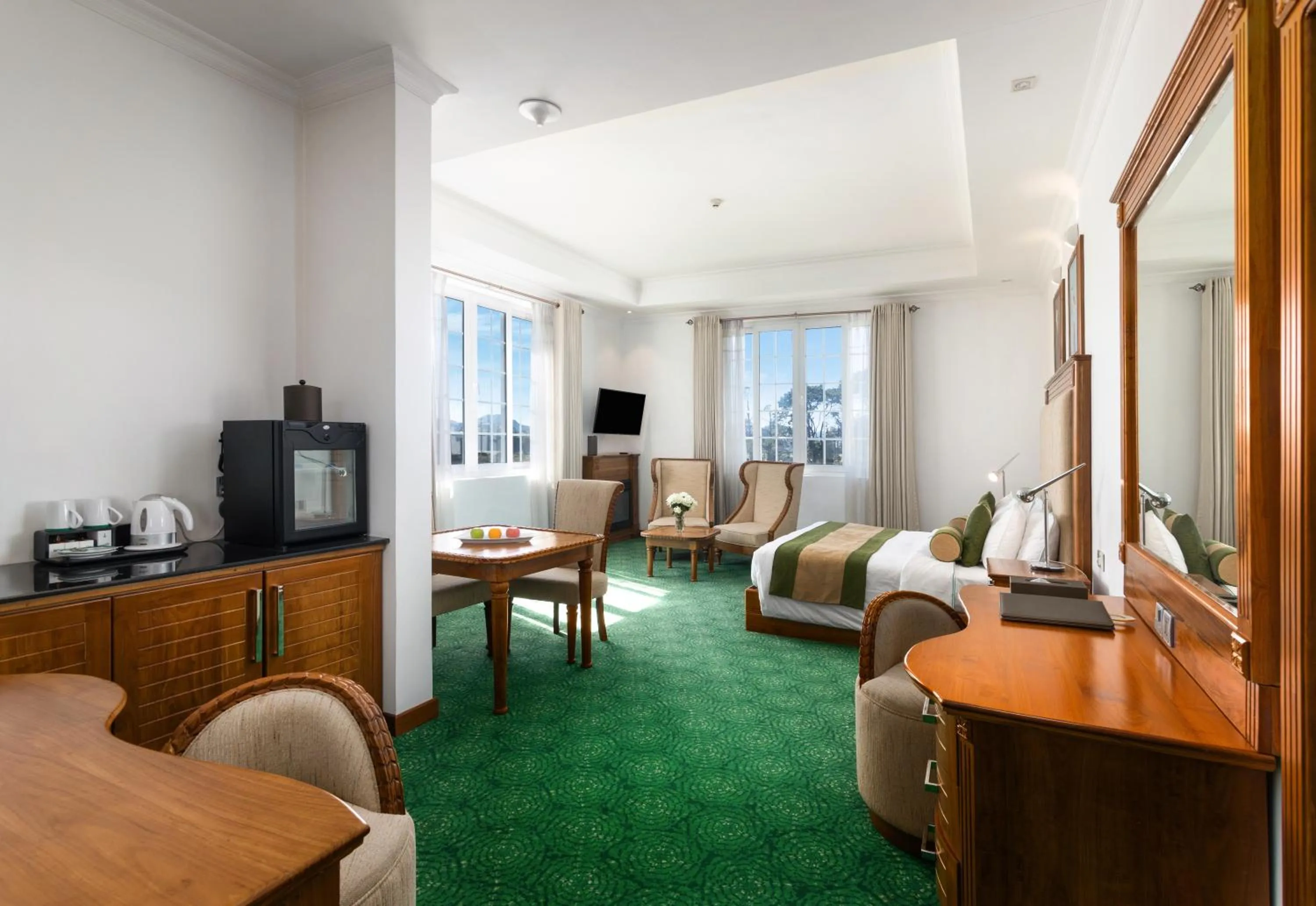 Junior Suite with Spa Bath 10% discount on wellness spa and Araliya Fashion and wood carving. in Araliya Green City - Your Gateway to Everything in Nuwara Eliya