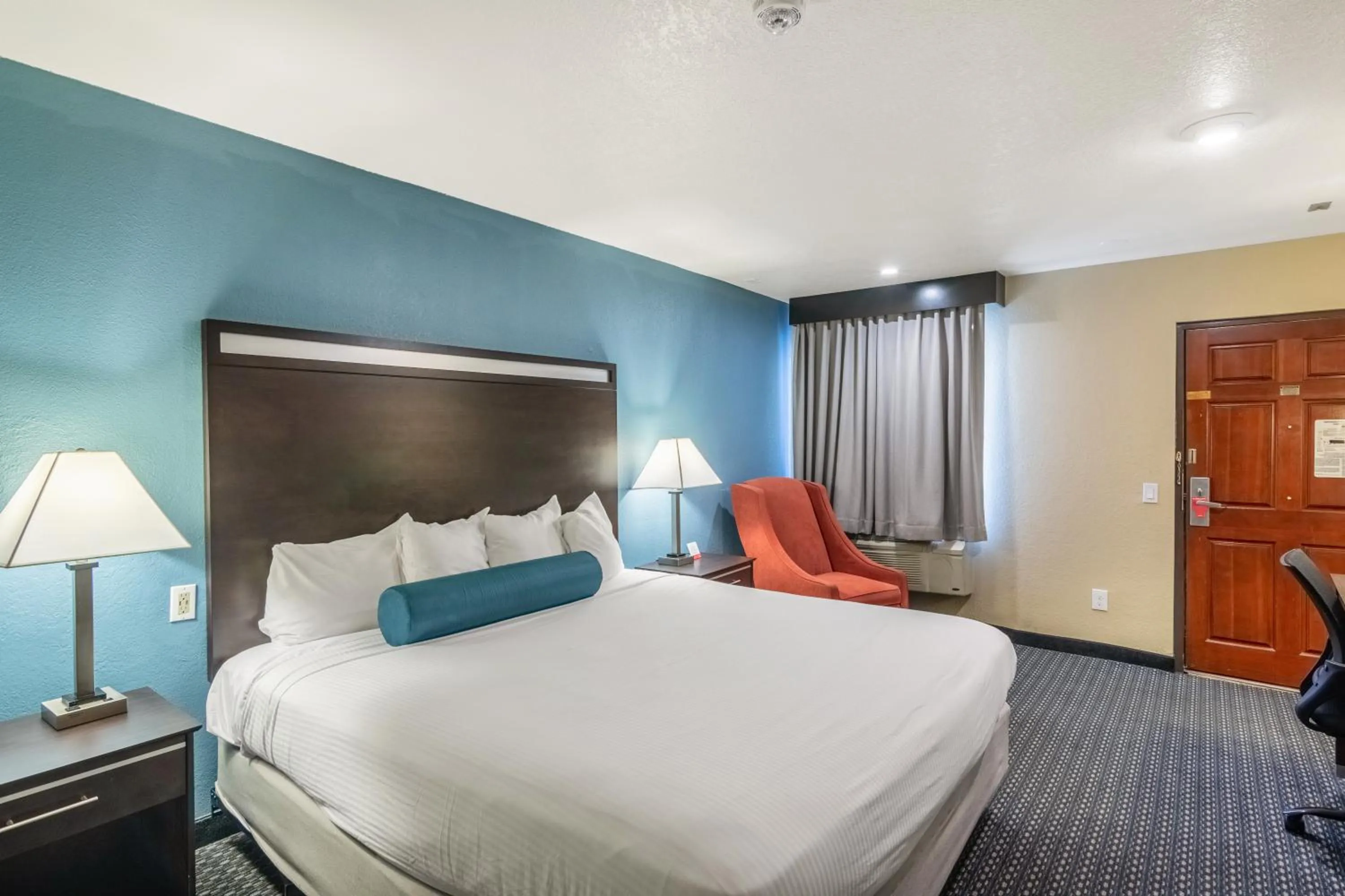 King Room - Disability Access in Glenridge Inn Glendale - Pasadena