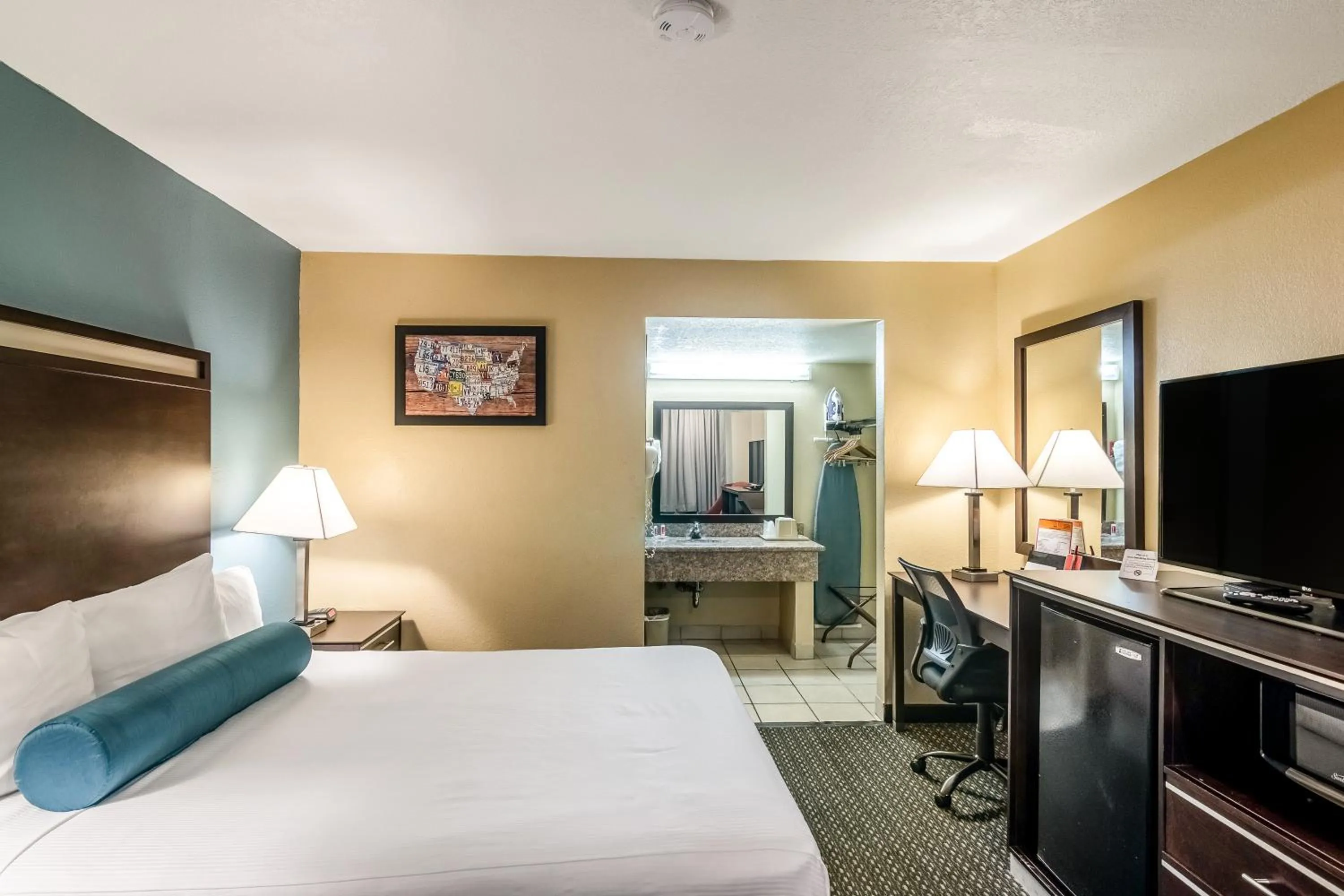 King Room in Glenridge Inn Glendale - Pasadena