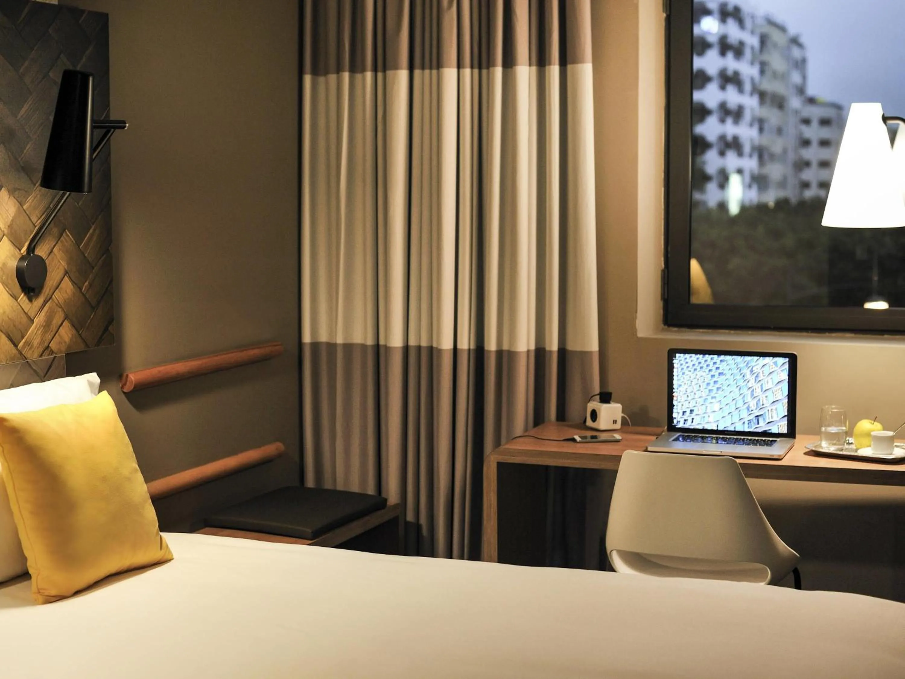 Twin Room in Ibis Casa Voyageurs