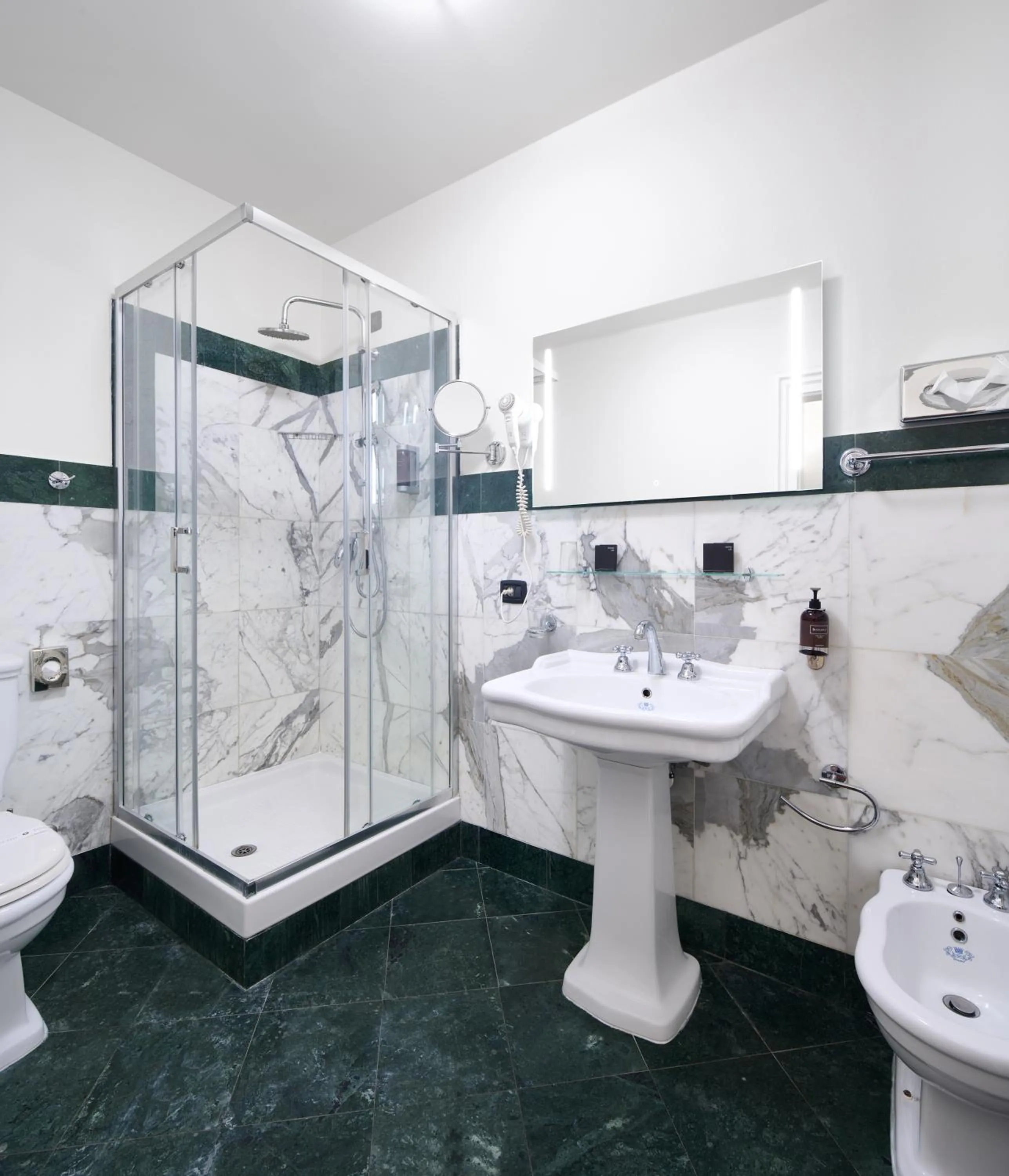 Double or Twin Room in Hotel Leon D´Oro