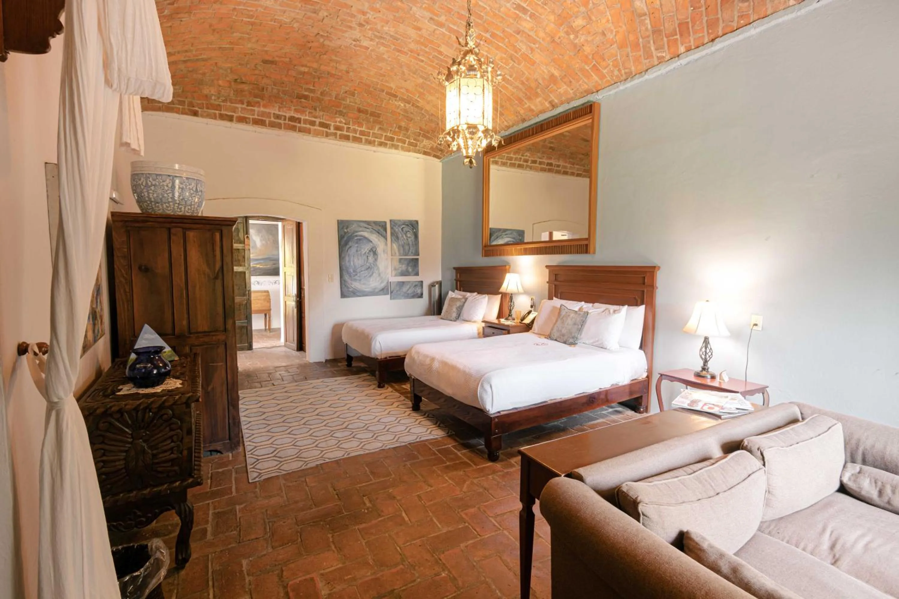 Family Suite in Hacienda Sepulveda Hotel & Spa