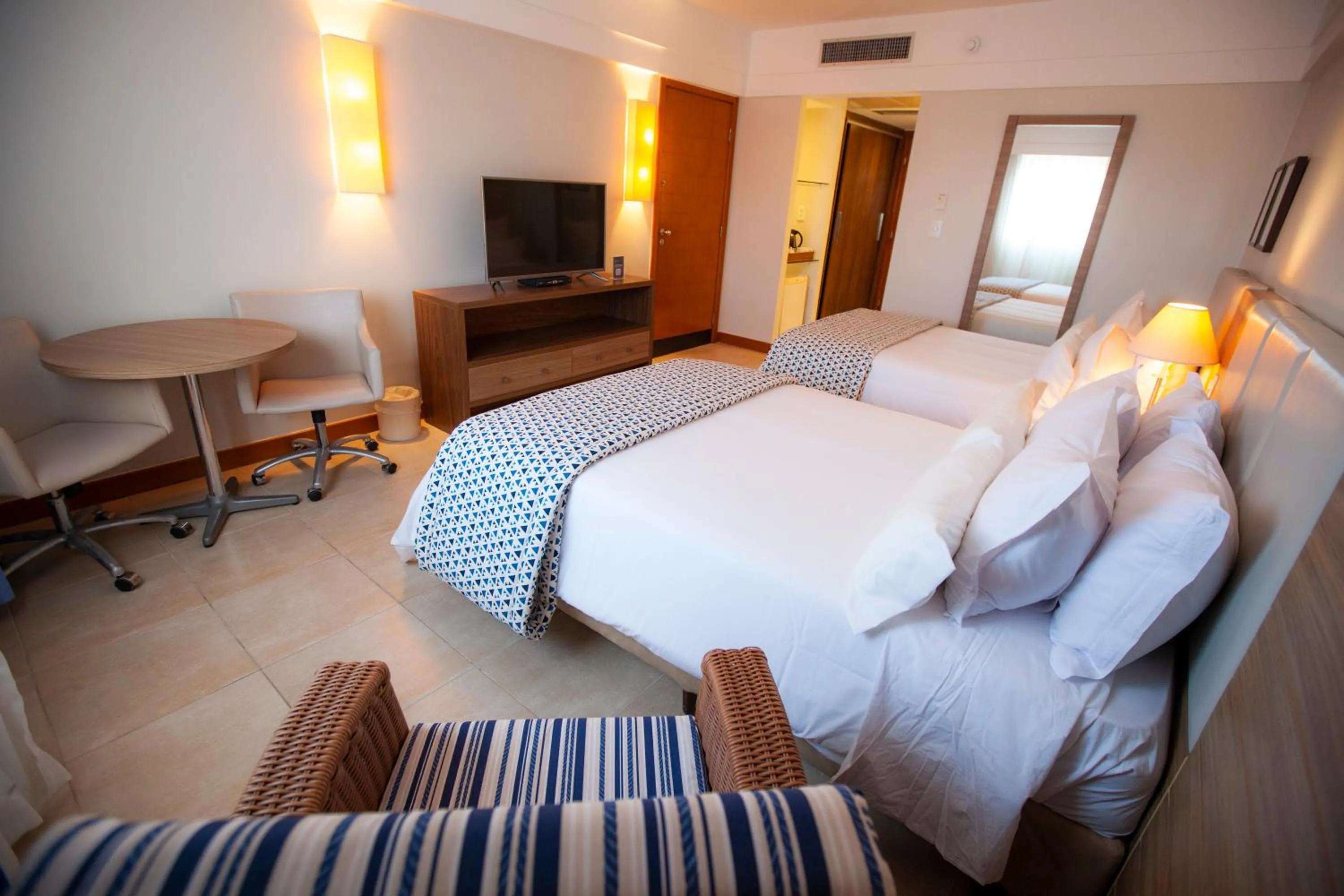Superior Room with Two Double Beds and City View - single occupancy in Vidam Hotel Aracaju - Transamerica Collection