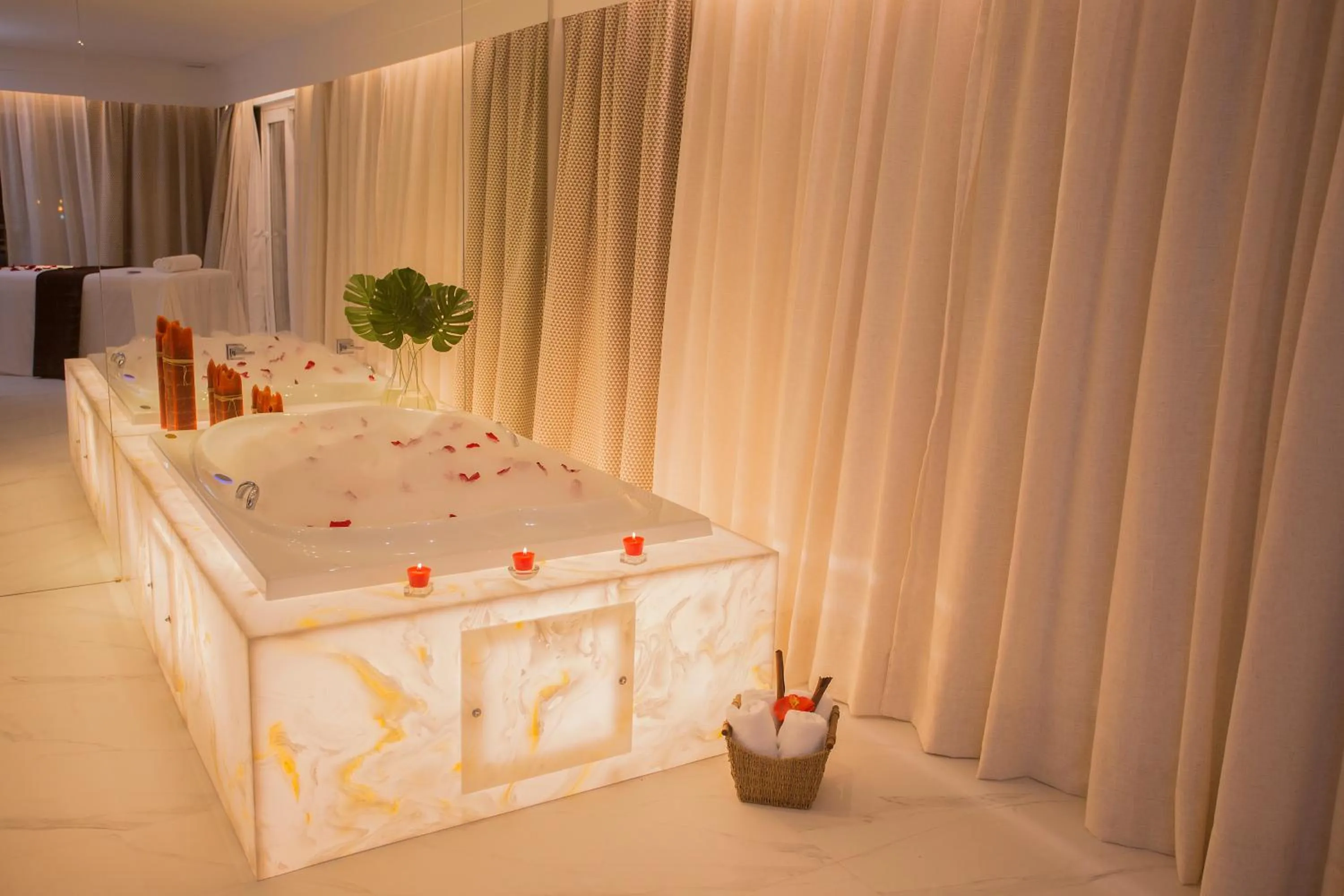 Presidential Suite - single occupancy in Vidam Hotel Aracaju - Transamerica Collection