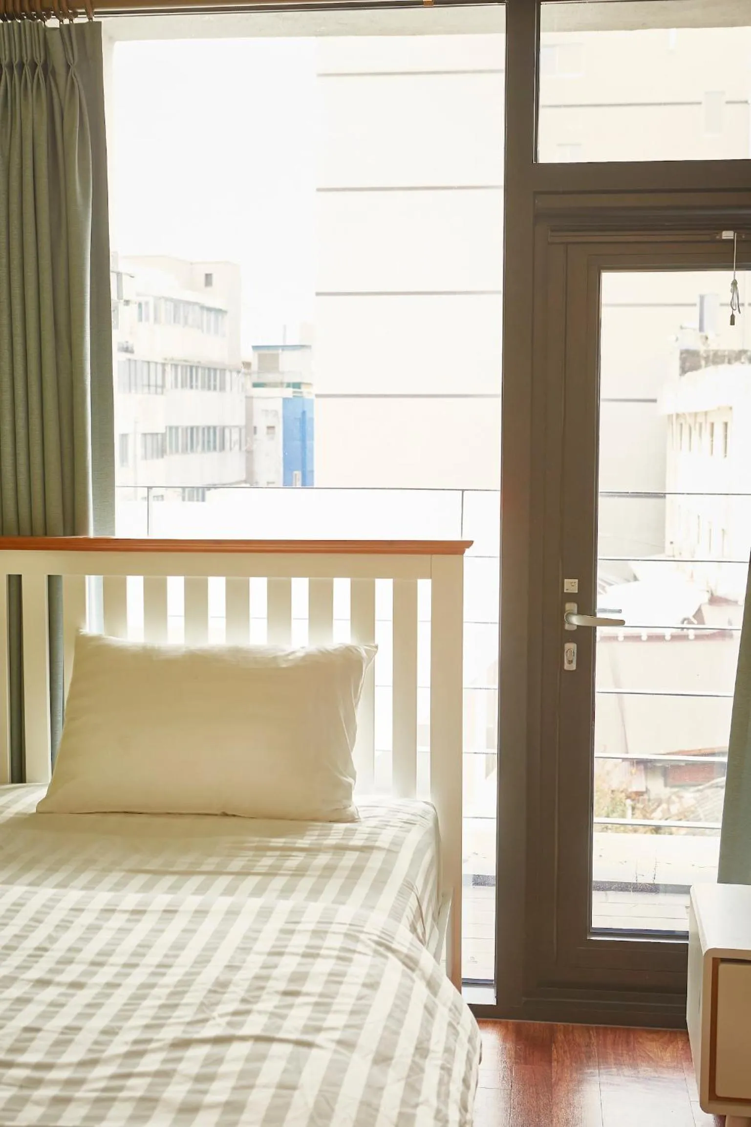 Large Single Room - single occupancy in Guest 145