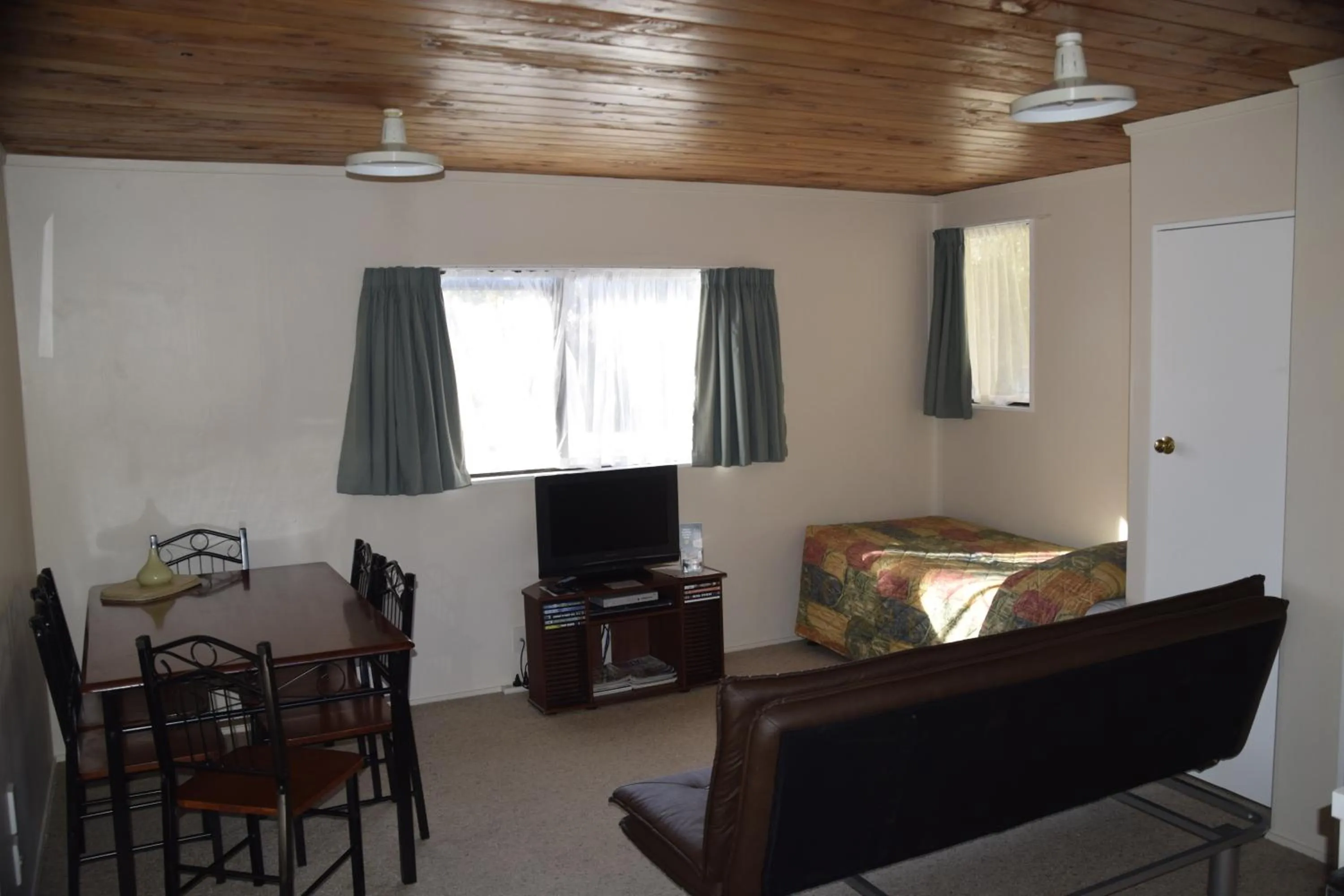 Two-Bedroom Apartment - single occupancy in Judges Pool Motel Turangi