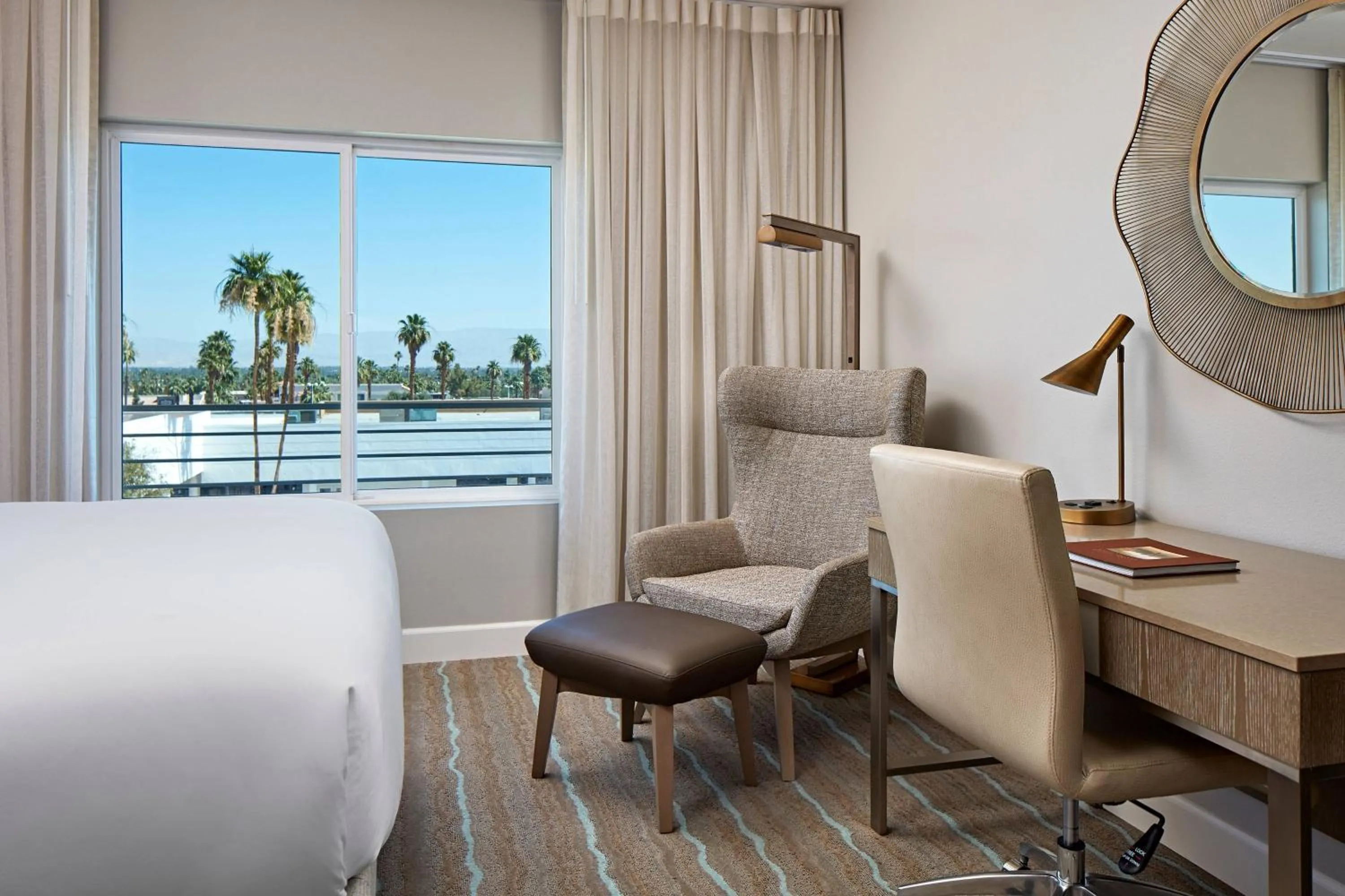 Classic Guest Room 1 King Mountain view in HOTEL PASEO, Autograph Collection