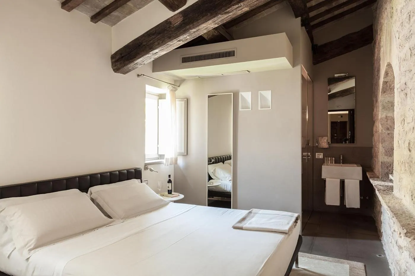 Deluxe Double Room with Spa Access in Nun Assisi Relais & Spa Museum