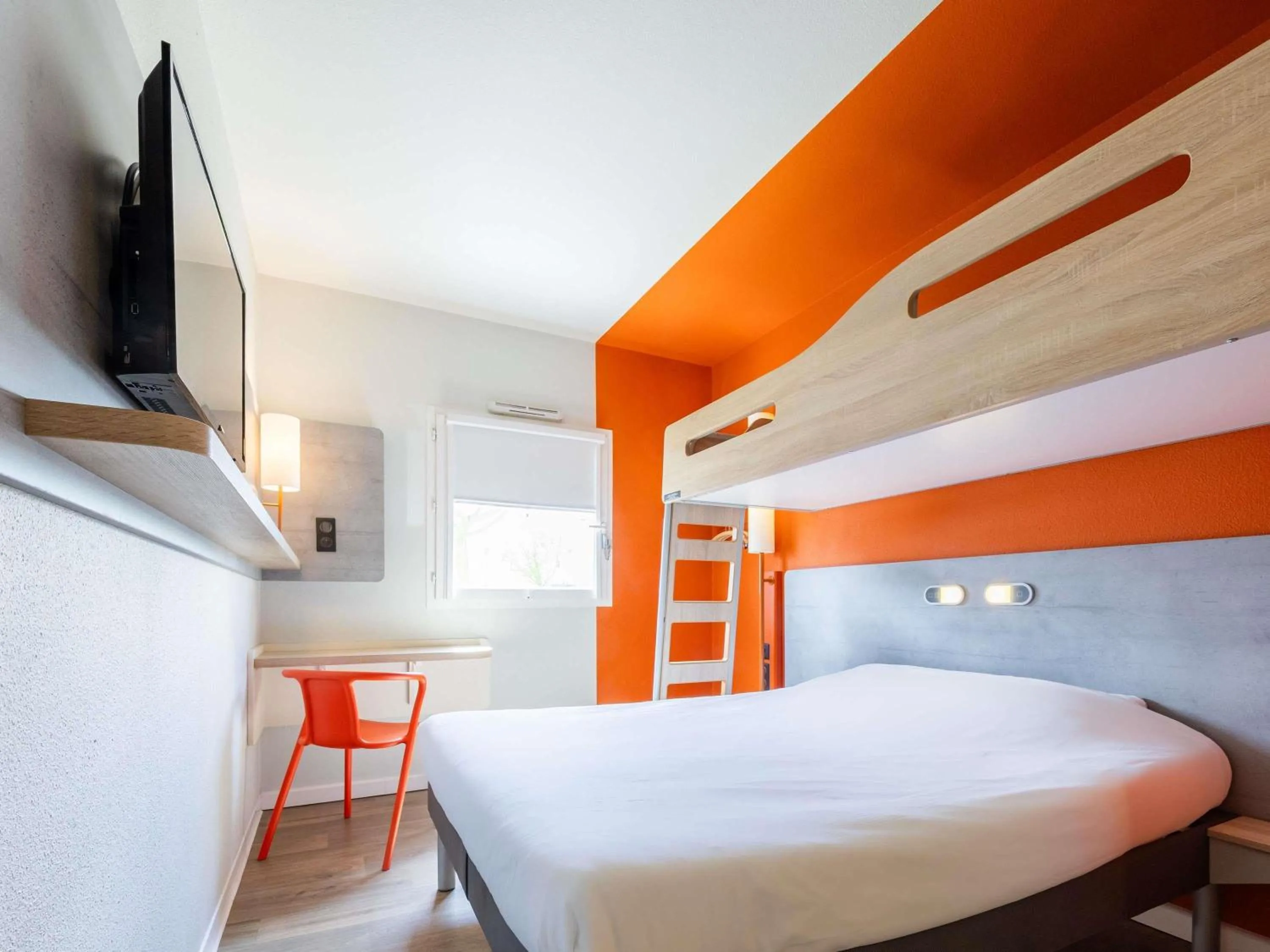 Triple Room in ibis budget Carcassonne Aéroport - A61