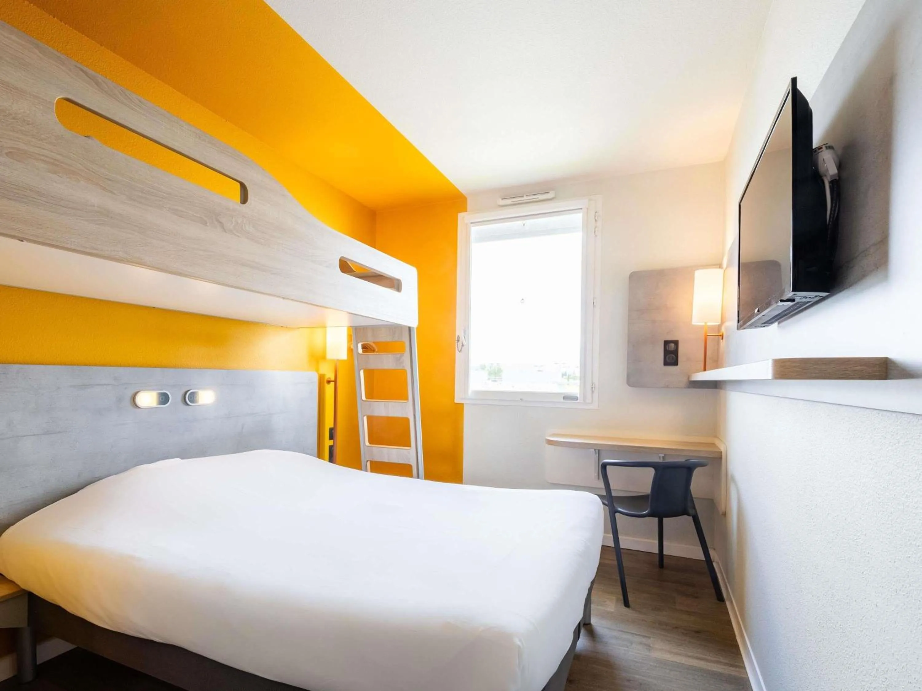 Triple Room in ibis budget Carcassonne Aéroport - A61