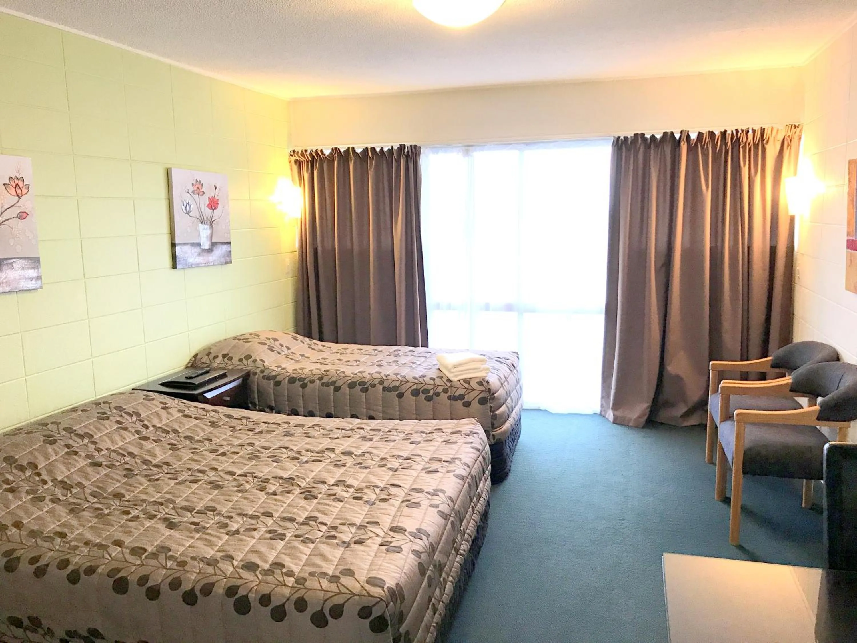 Standard Studio in Greenview Motel