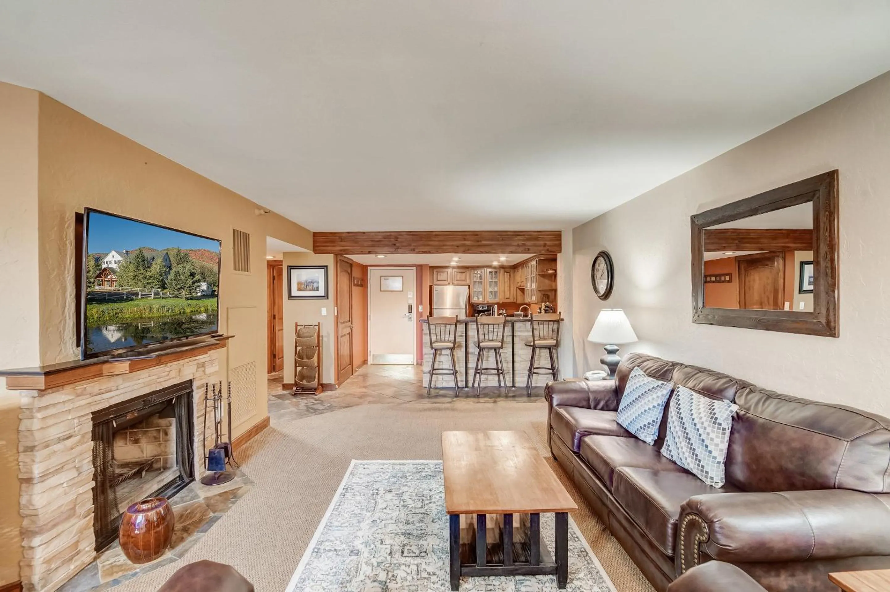 One-Bedroom Deluxe Apartment in Silver King by All Seasons Resort Lodging