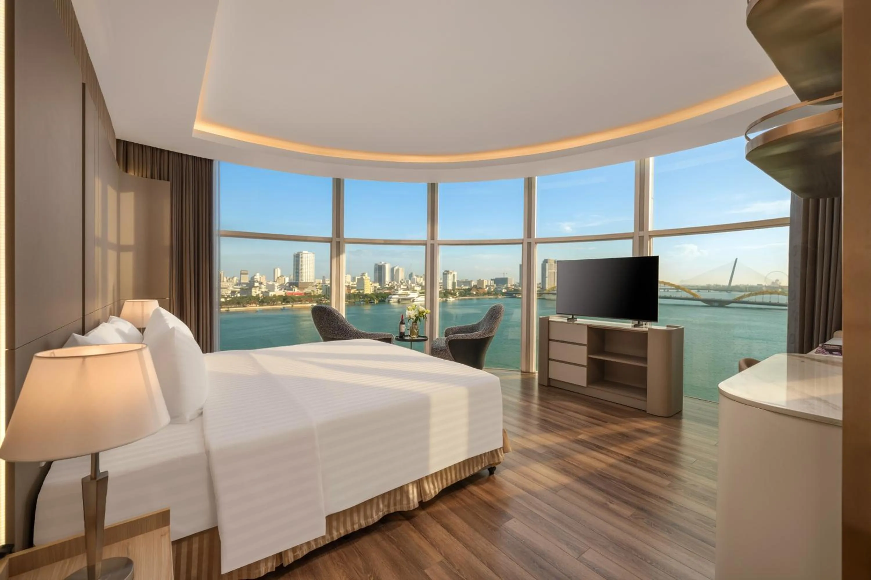 Large Double Room in Sun River Hotel