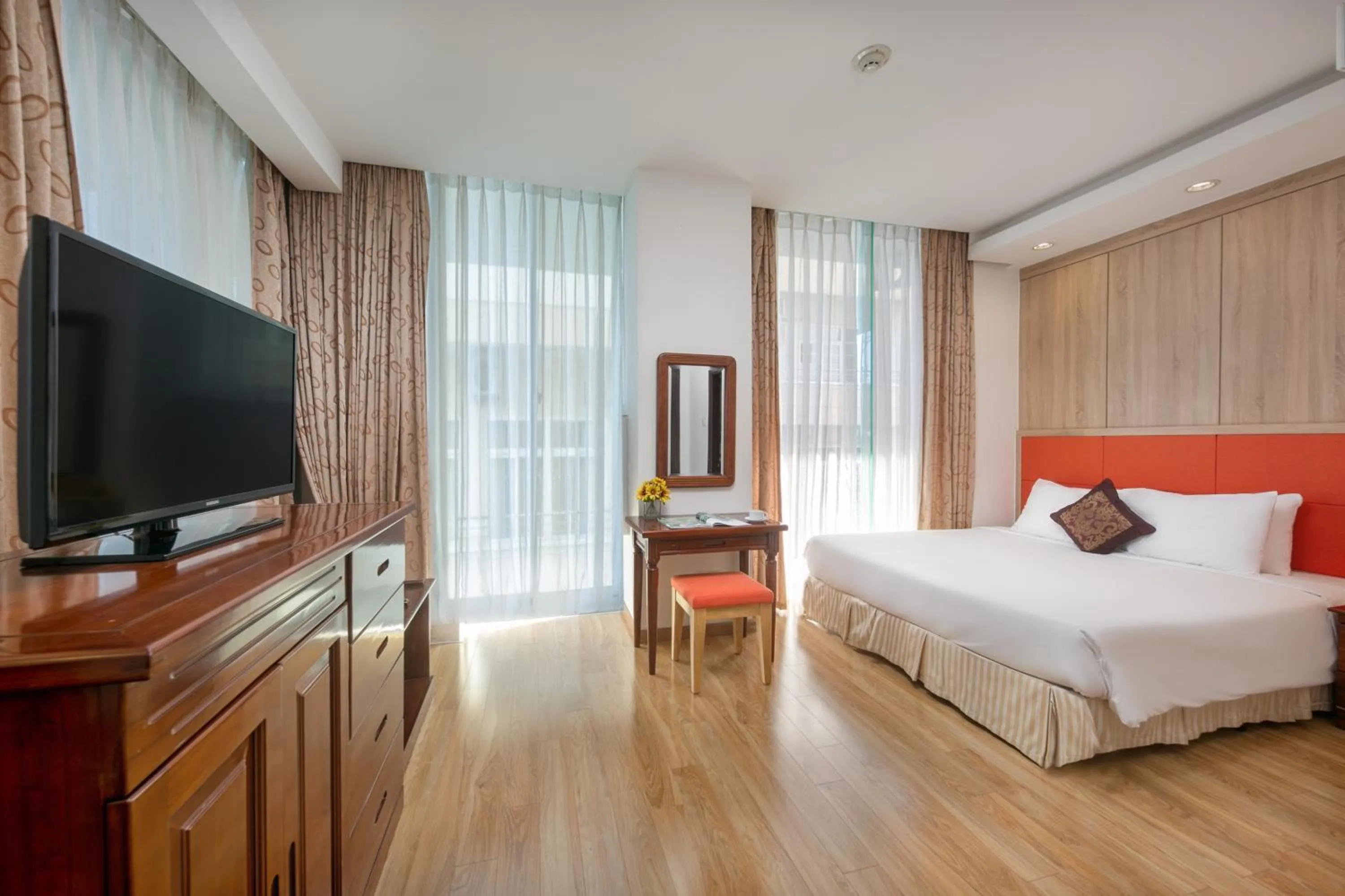 Superior King Room - Low Floor in Sun River Hotel