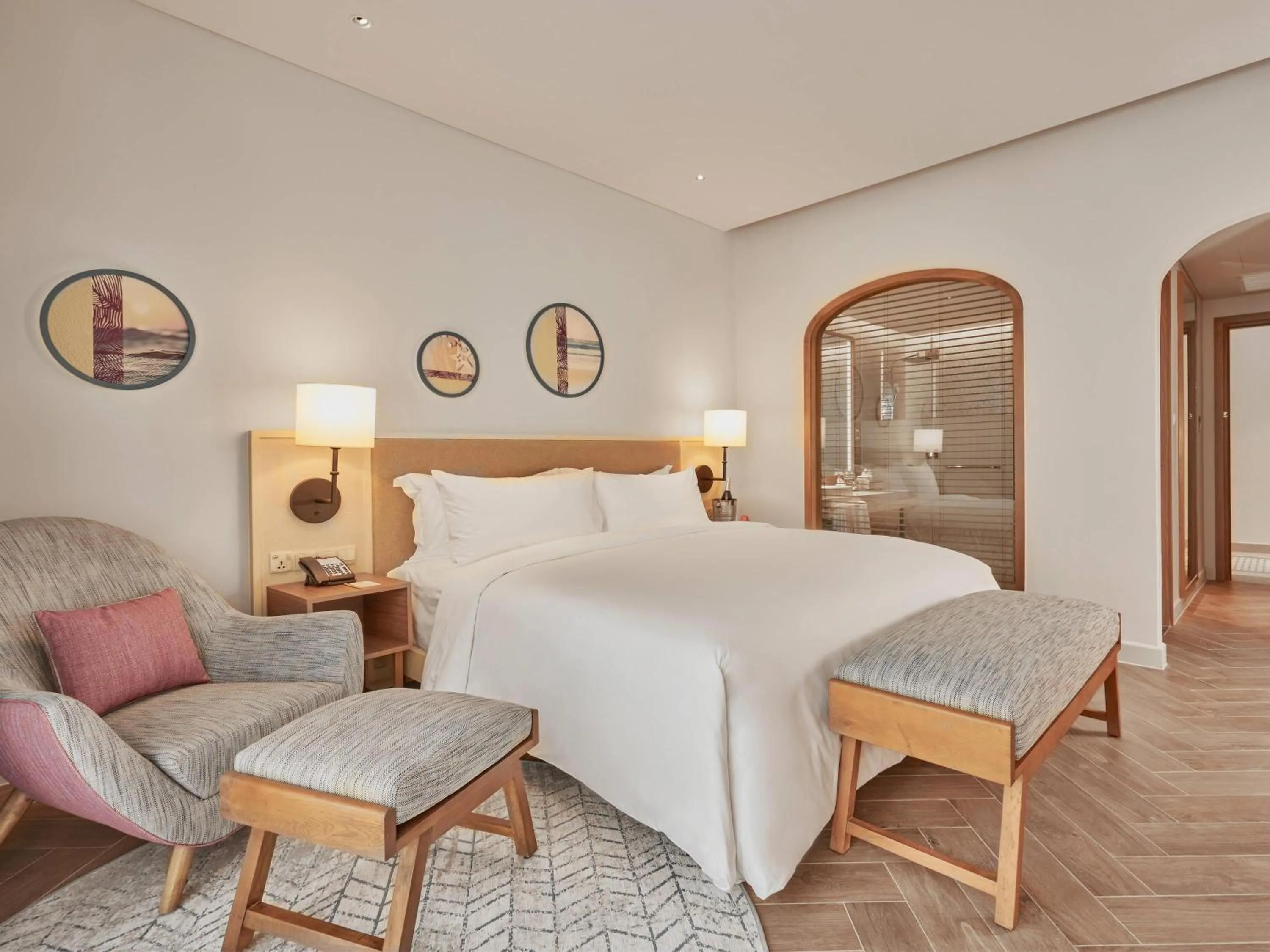 Deluxe King Room with Sea View in Mercure Vung Tau Resort