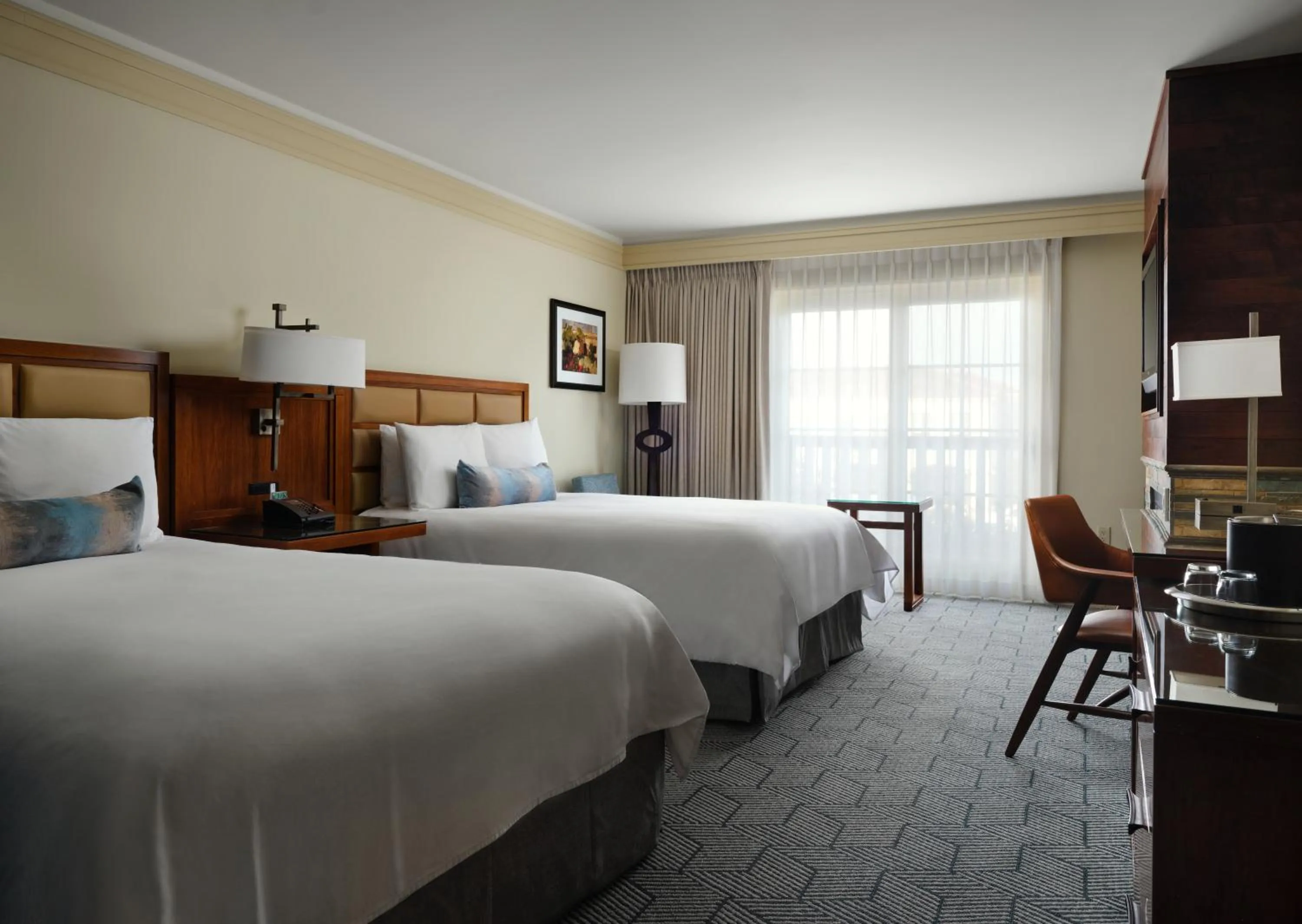 Premier Two Queen Room with Fireplace in Hotel Abrego