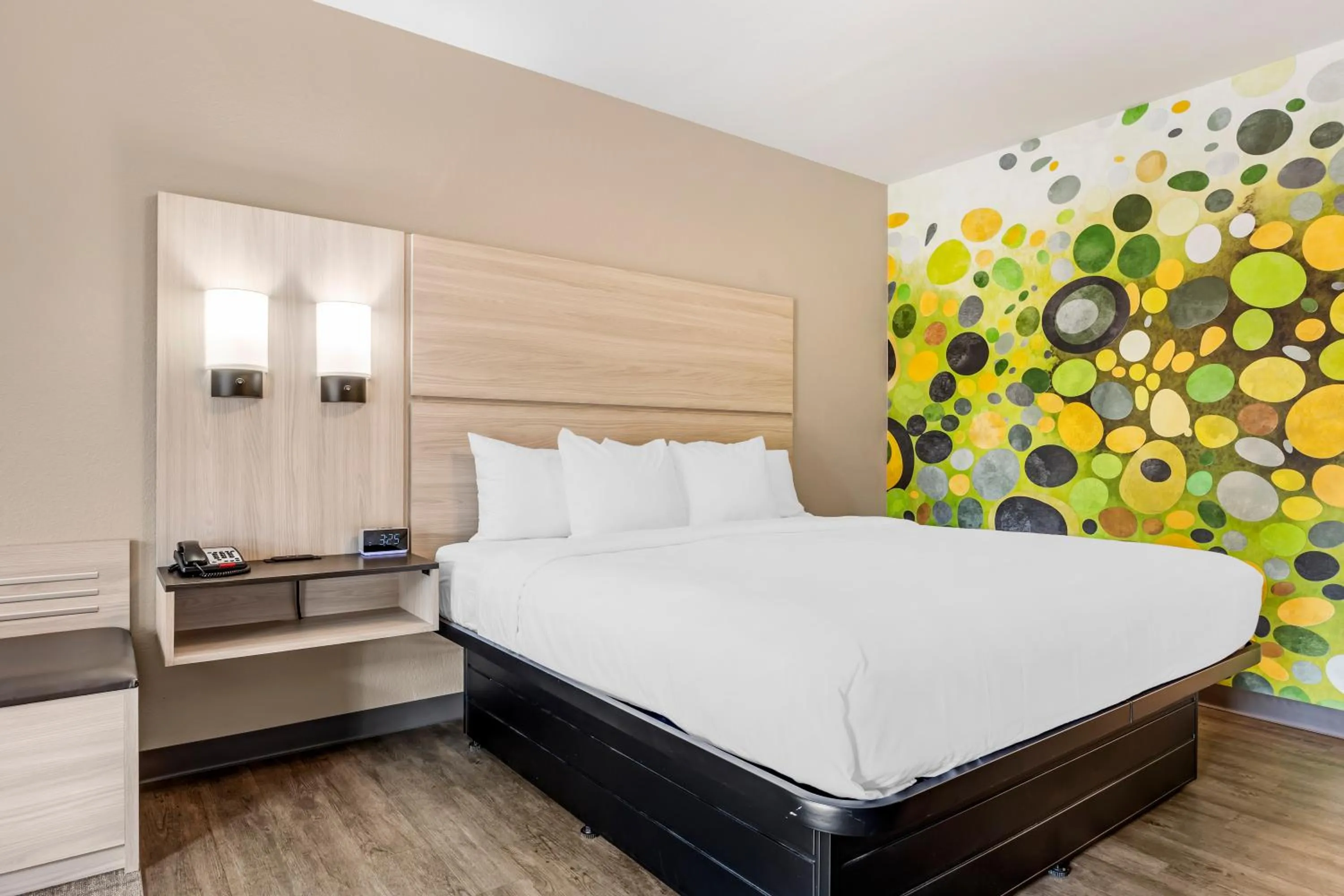 King Room - Non Smoking/Exterior Hall in The Bradford Hotel, an Ascend Collection Hotel