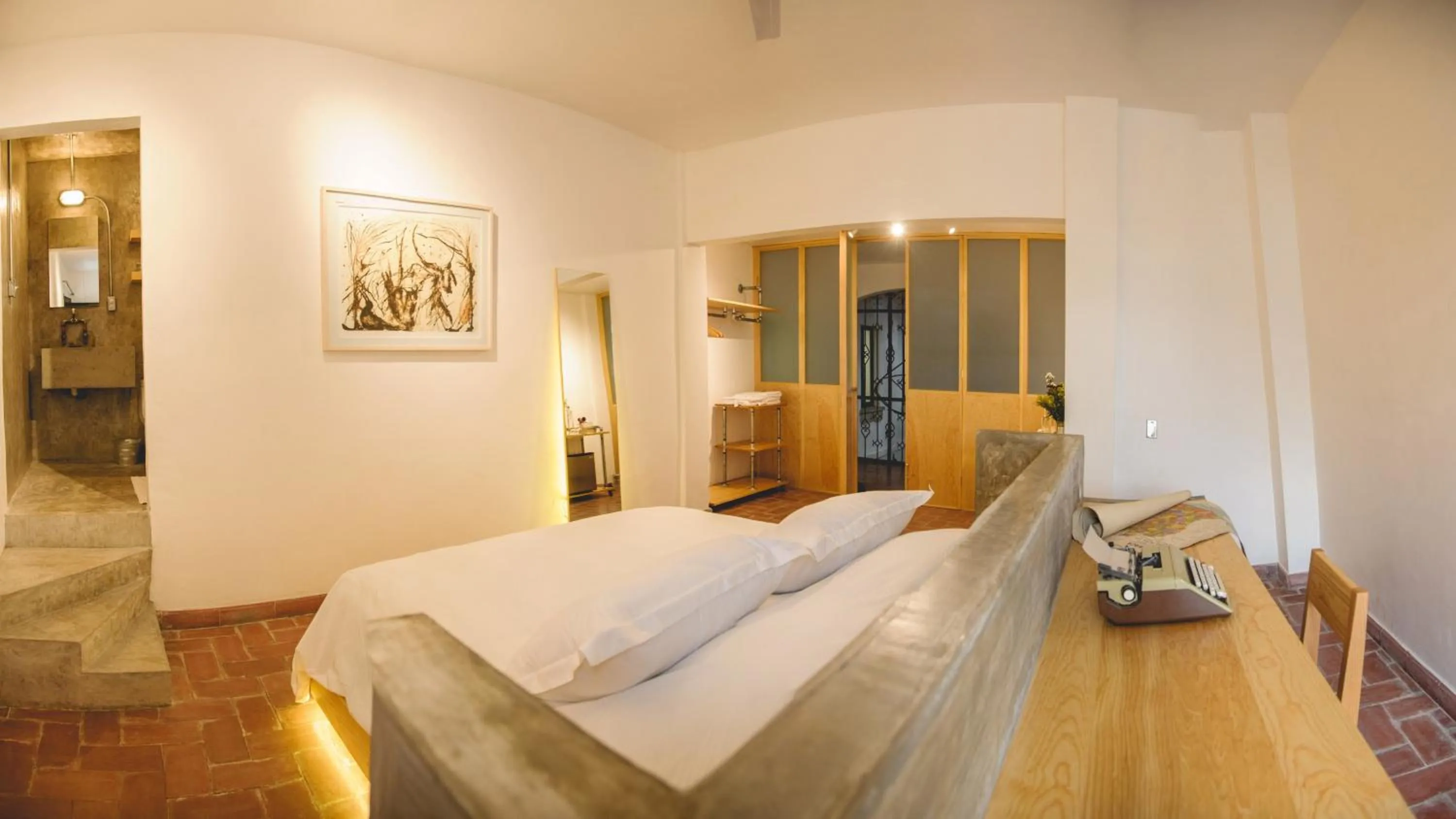 Master Suite with Balcony in Agrado Guest House