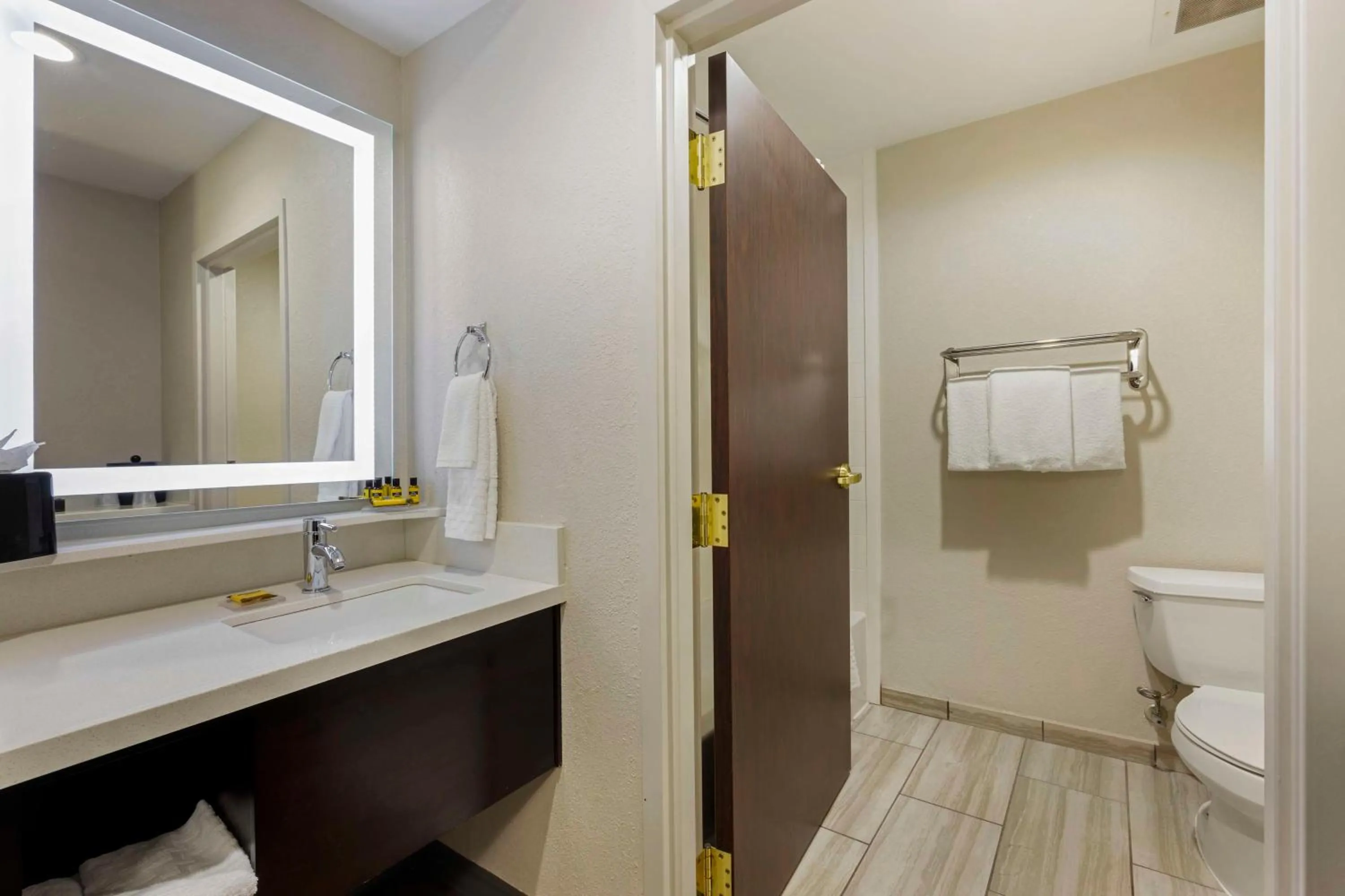 Queen Room with Two Queen Beds in Best Western Plus Nashville Airport Hotel - BNA