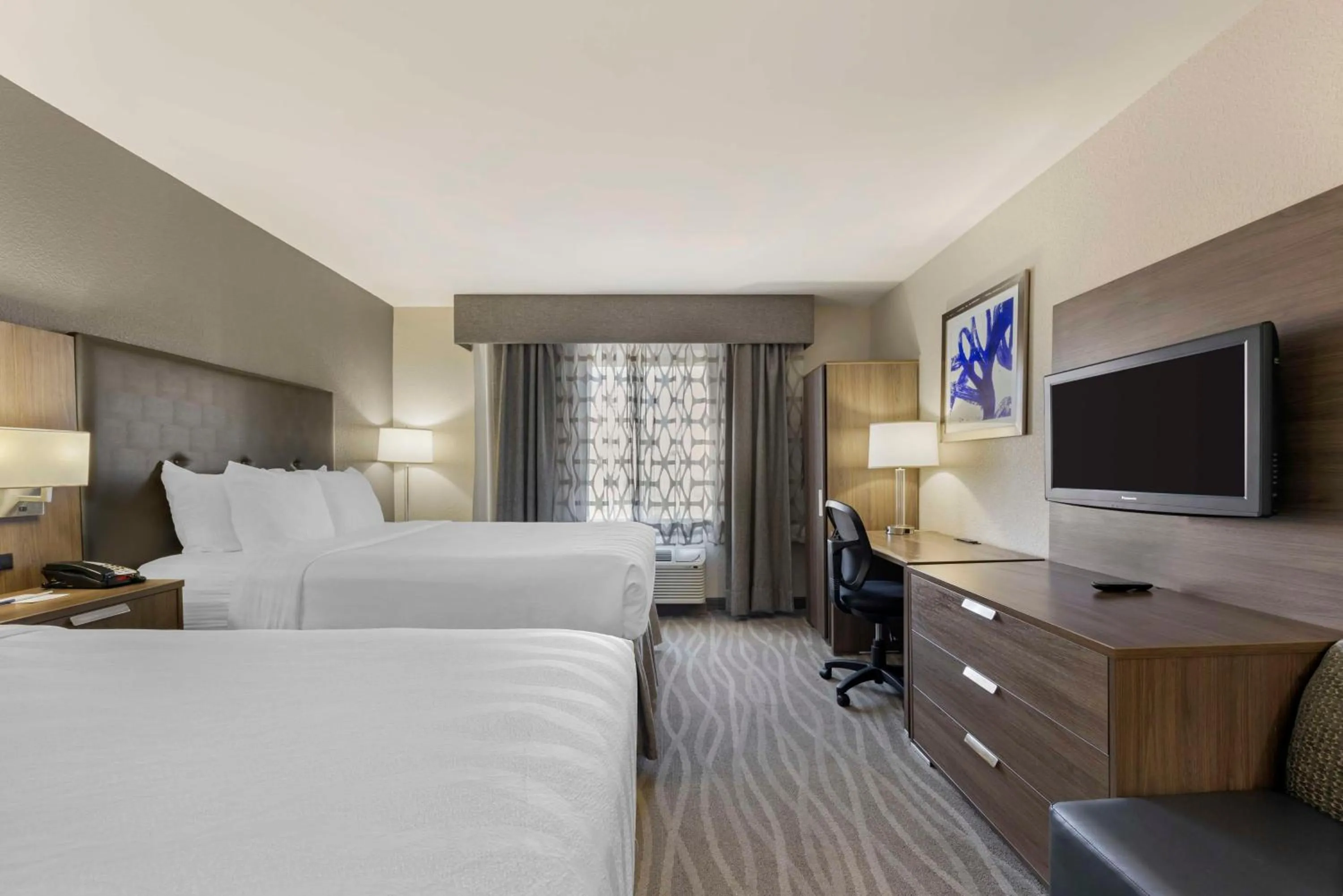 Queen Room with Two Queen Beds - Communication Assistance/Non-Smoking in Best Western Plus Nashville Airport Hotel - BNA
