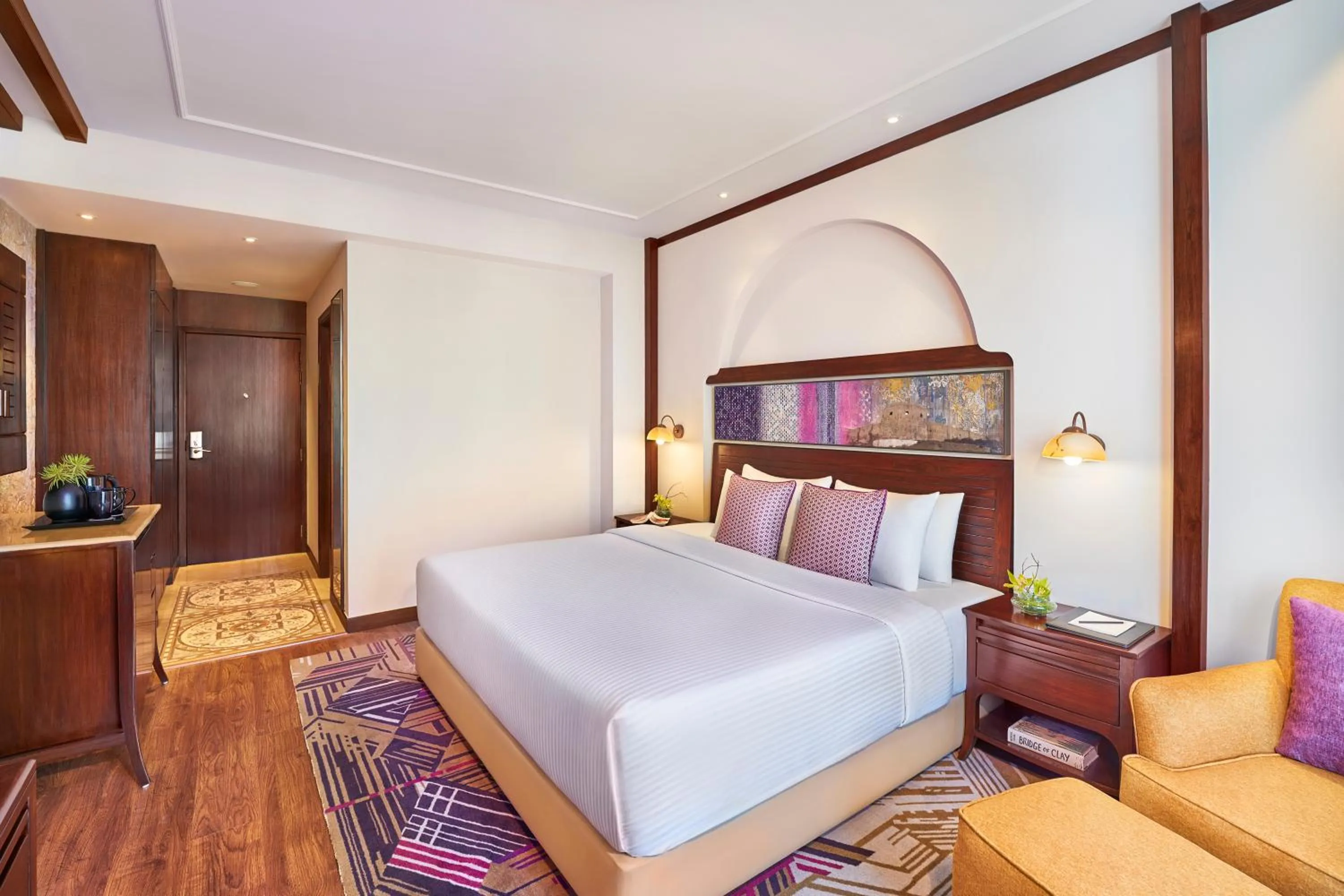 Deluxe King Room in Vivanta Jammu City Centre