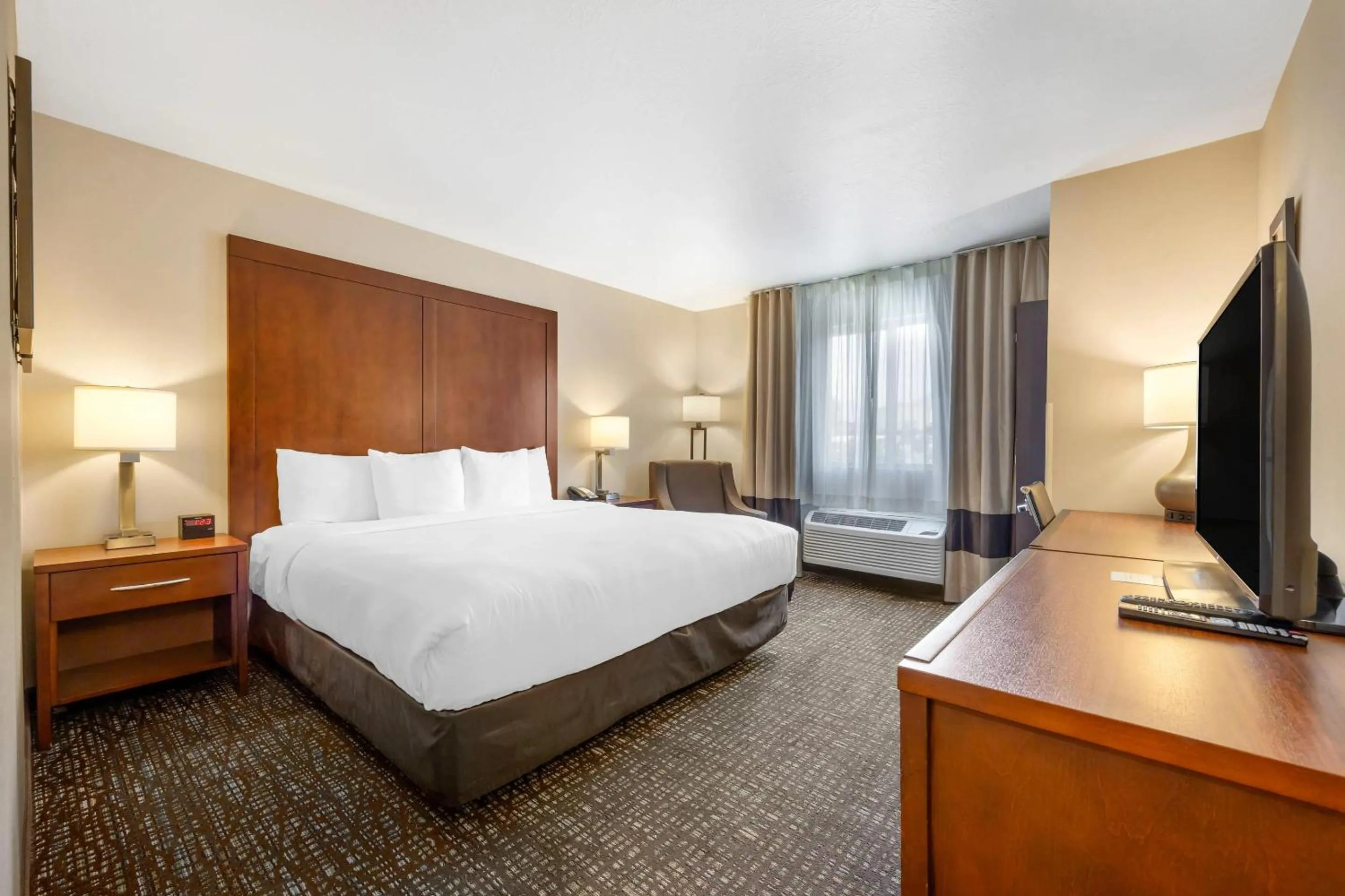 King Room in Comfort Inn & Suites Orem - Provo