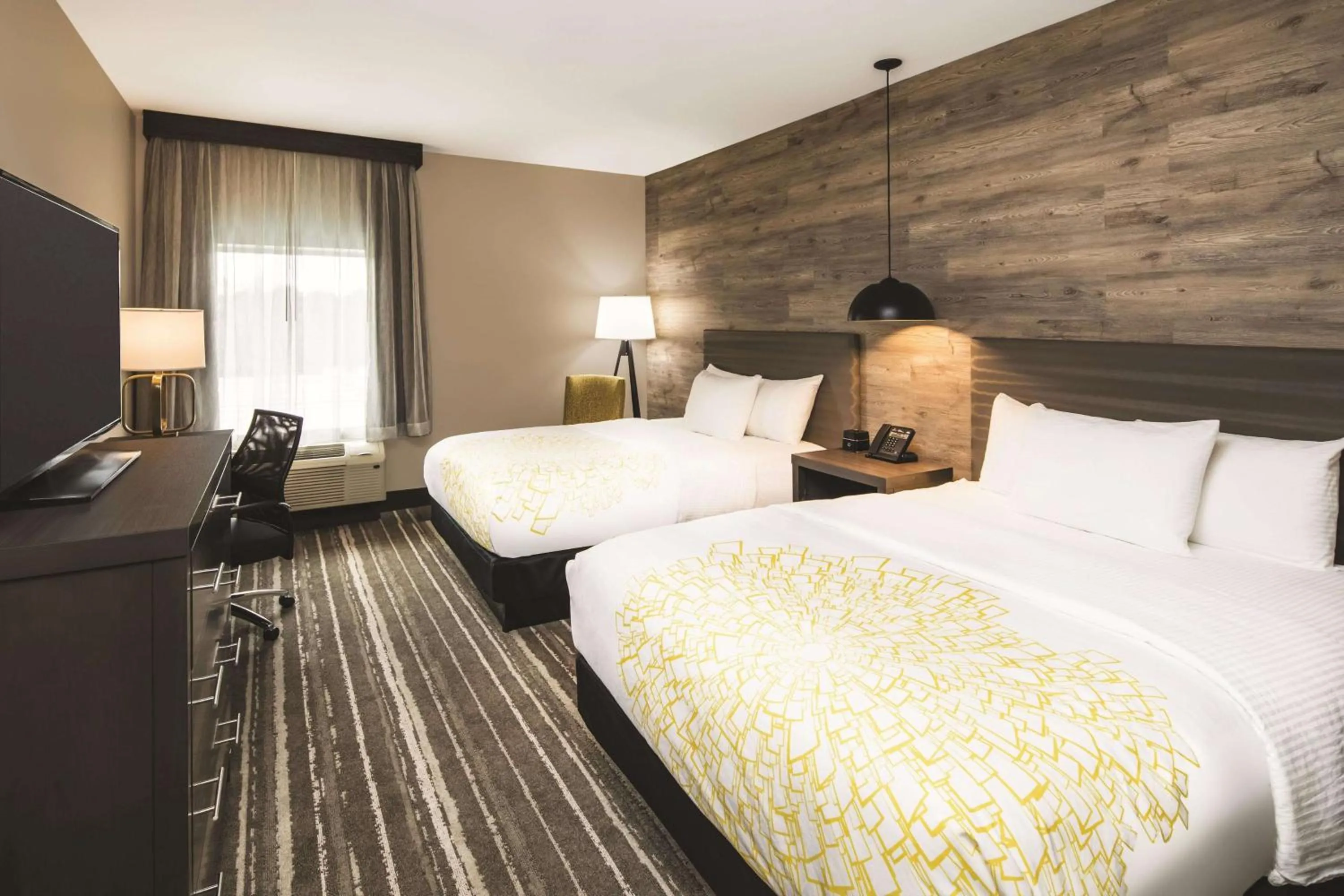 Queen Room with Two Queen Beds in La Quinta Inn & Suites by Wyndham Atlanta South - McDonough