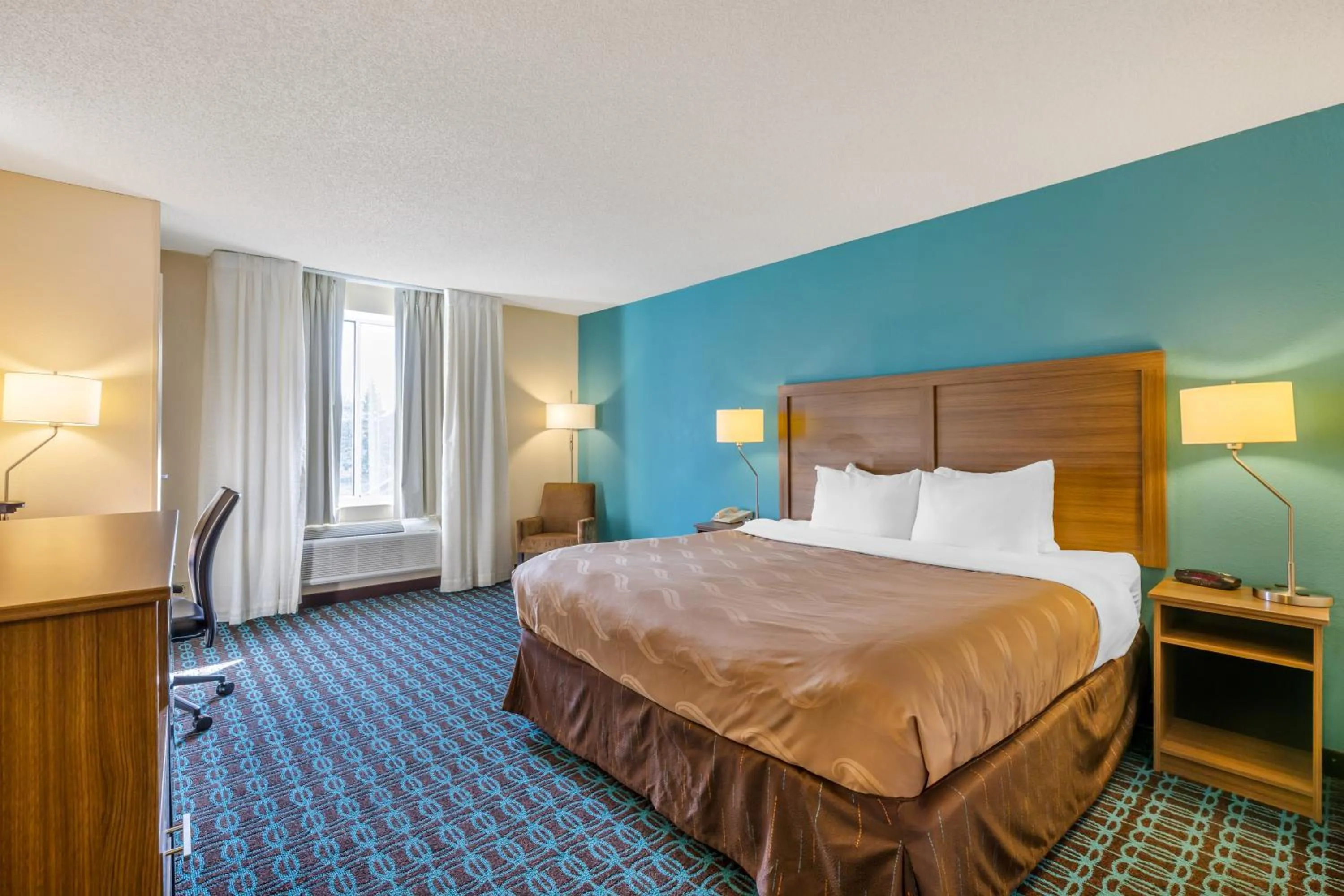 King Room in Quality Inn & Suites Sandusky