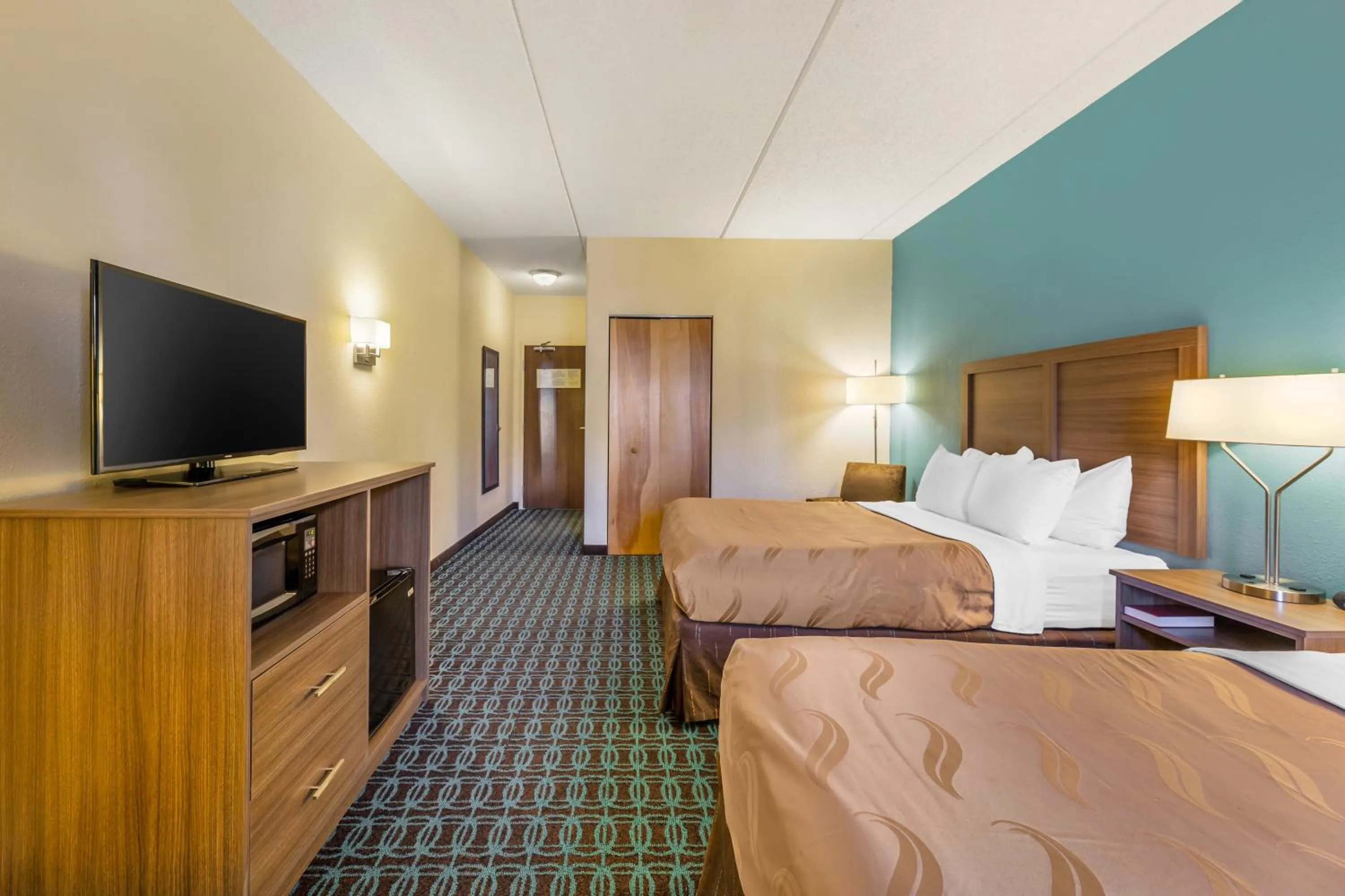 Quadruple Room with Two Queen Beds - Disability Access/Non Smoking in Quality Inn & Suites Sandusky
