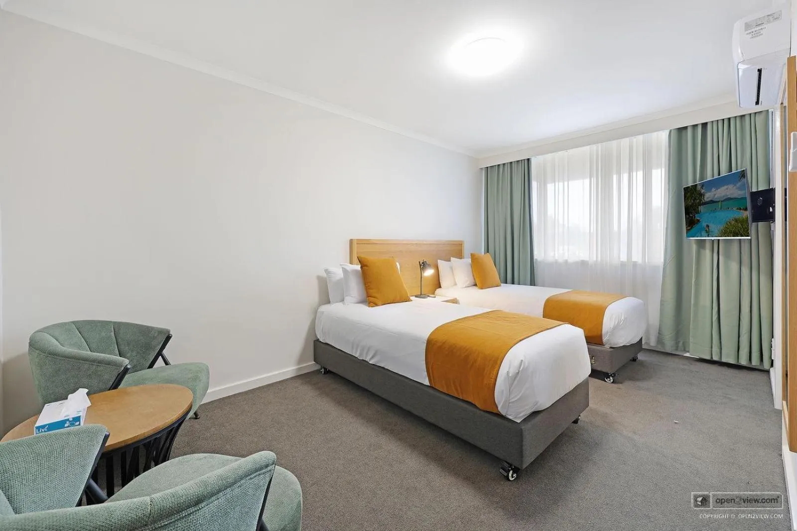 Premium Twin Room in Mid City Motel Warrnambool