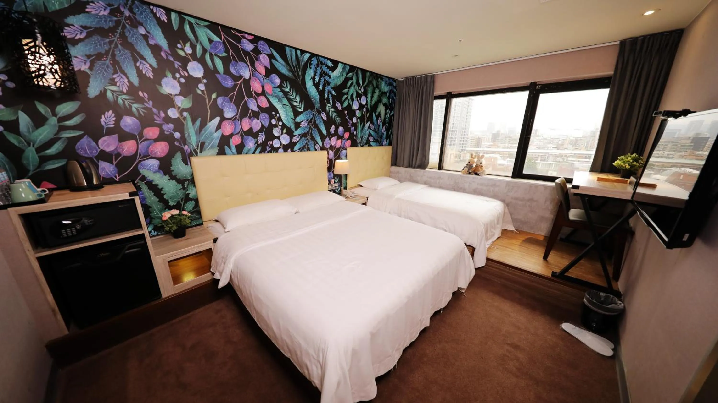 Deluxe Triple Room in Urtrip Hotel