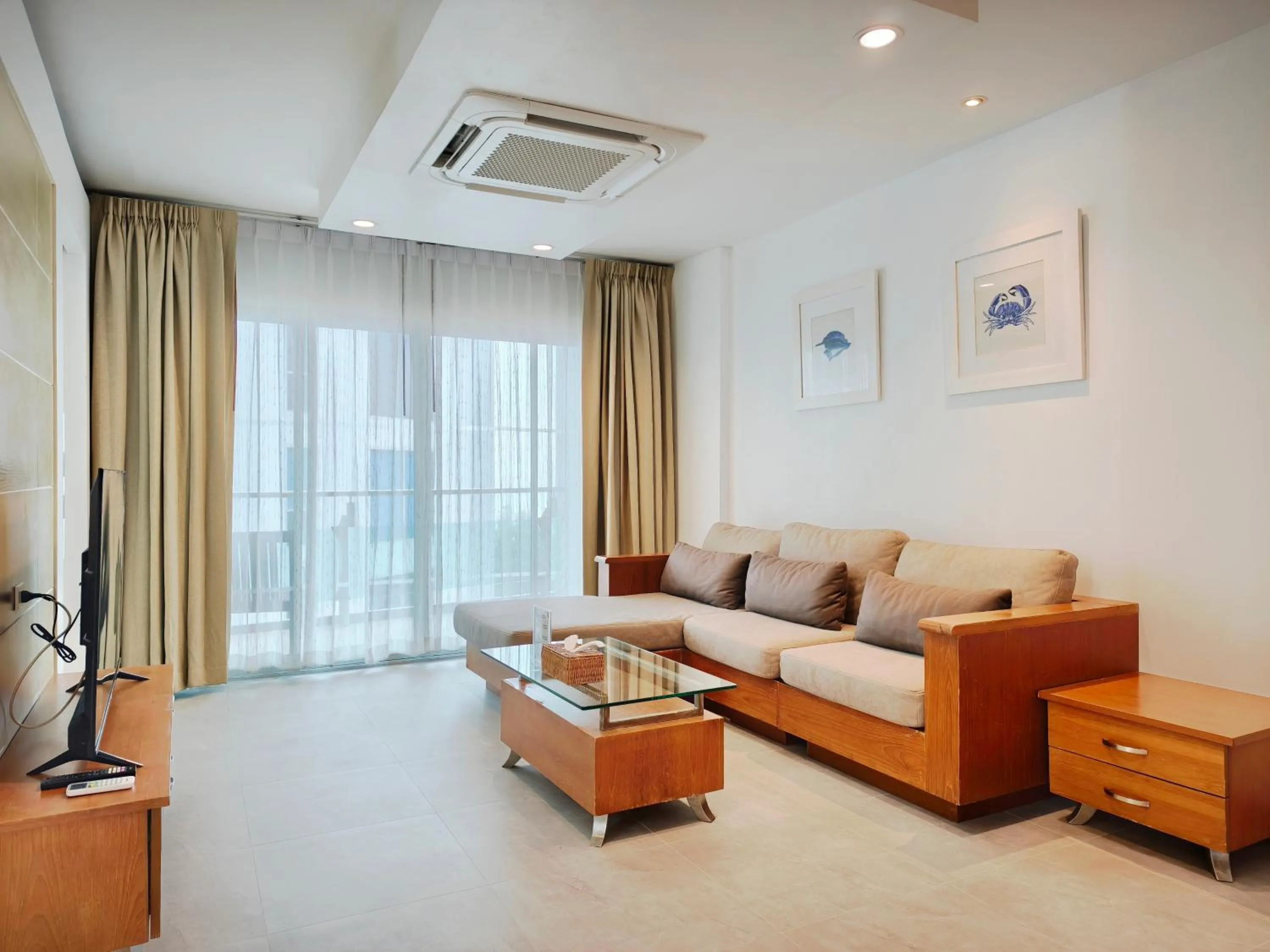 One Bedroom Suite Sea View in Royal Beach View