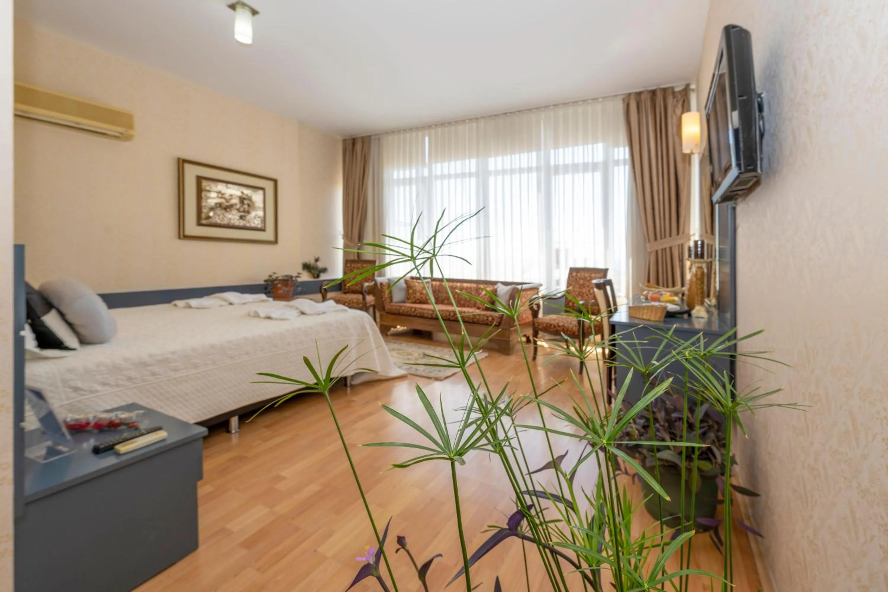 Standard Double Room in Grand Ons Hotel