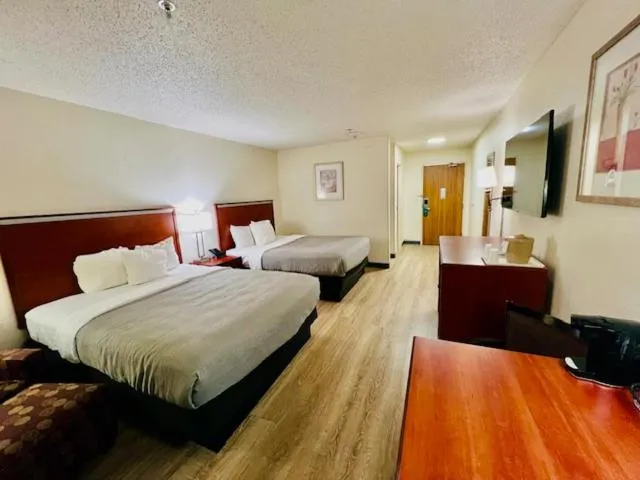 Queen Room with Two Queen Beds - Non-Smoking in Quality Inn & Suites Golden - Denver West