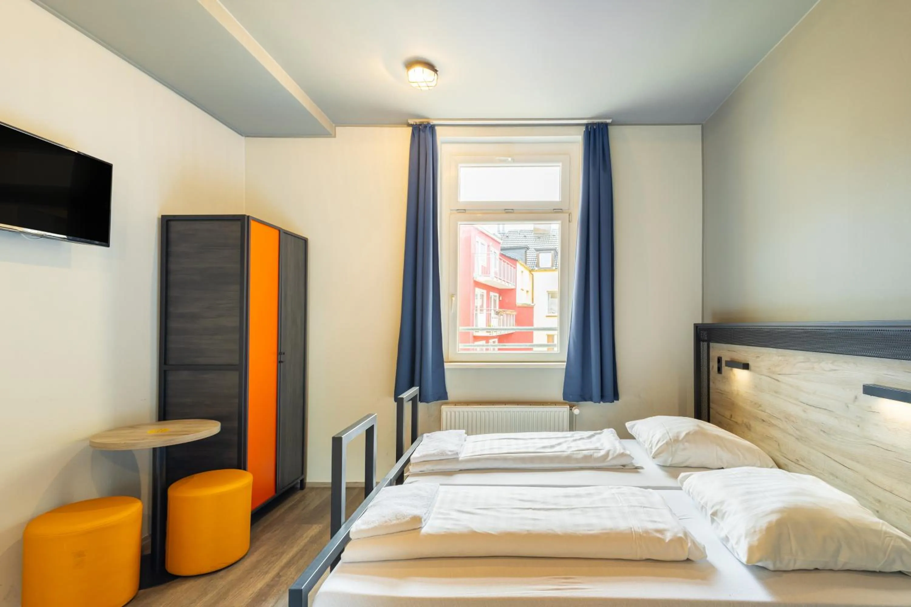 Twin Room in a&o Dortmund Hauptbahnhof