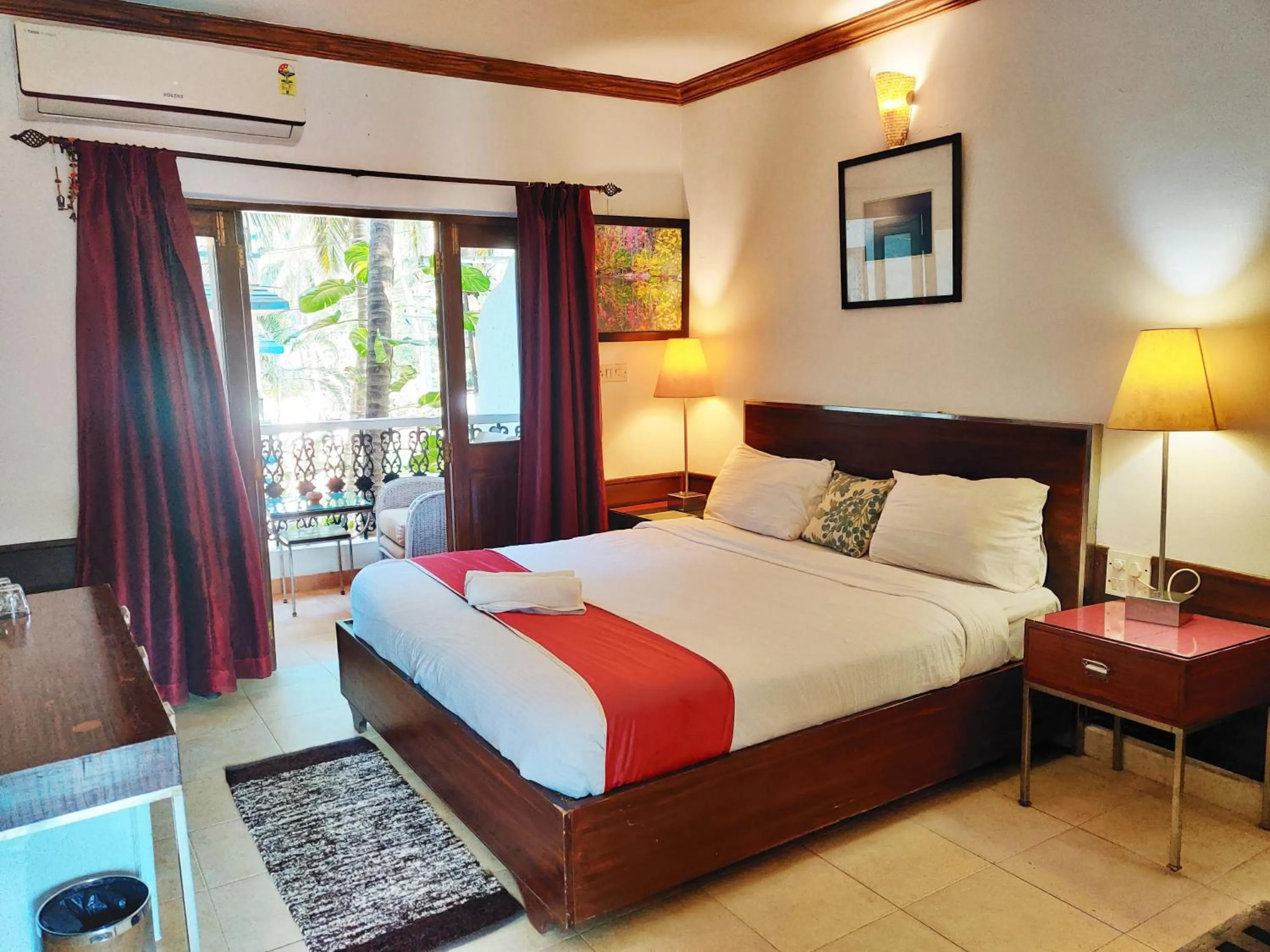 Deluxe Room in The Camelot Beach Resort - Baga