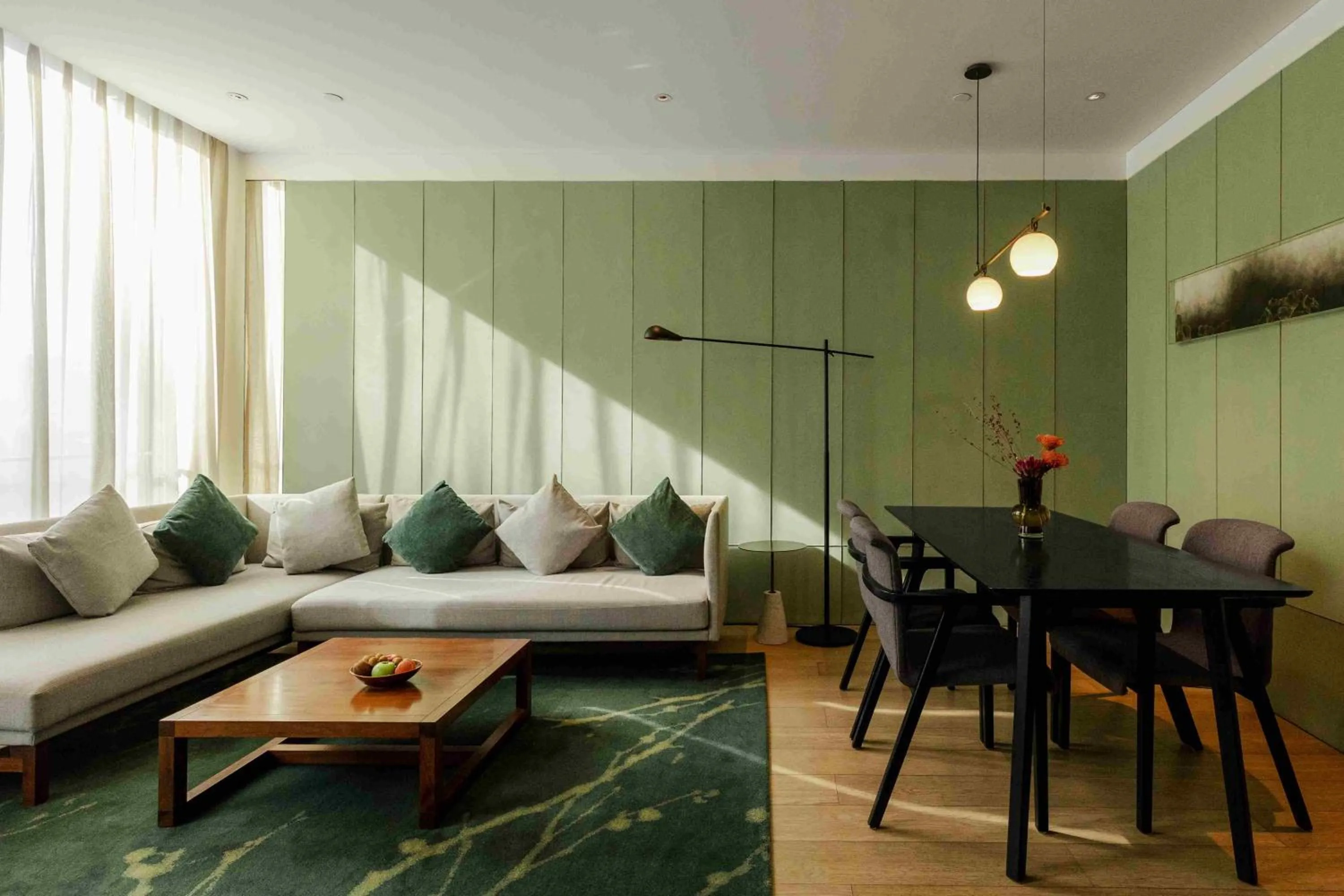 Executive Hollywood King Suite in The Sukhothai Shanghai