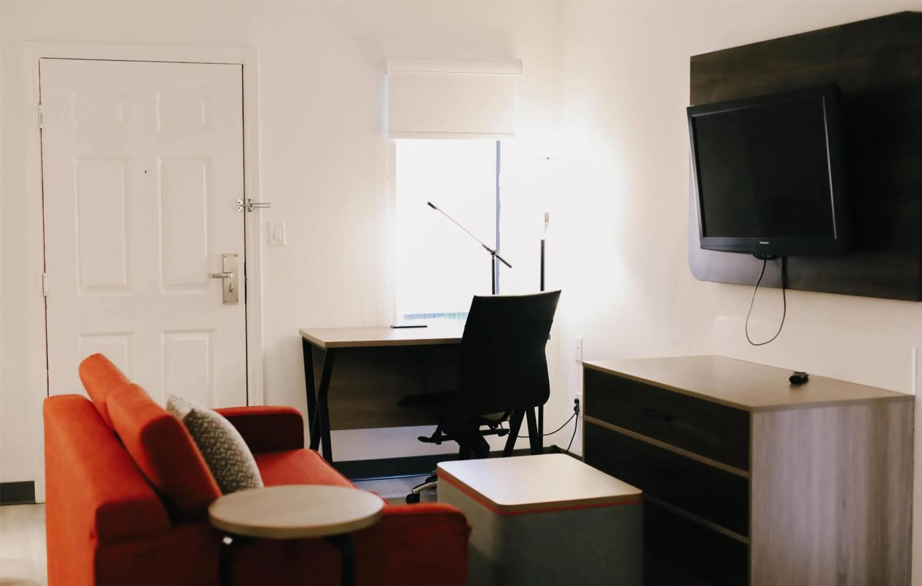 Deluxe King Suite - Non-Smoking in Hawthorn Suites by Wyndham Tinton Falls