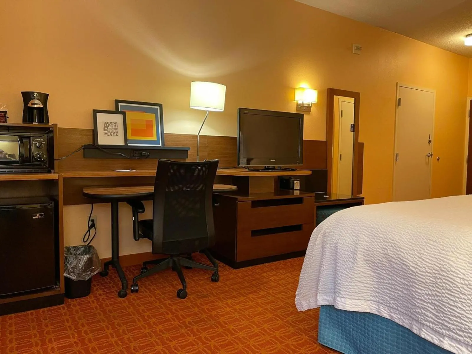 King Room - Mobility Access/Non-Smoking in Baymont by Wyndham Chambersburg