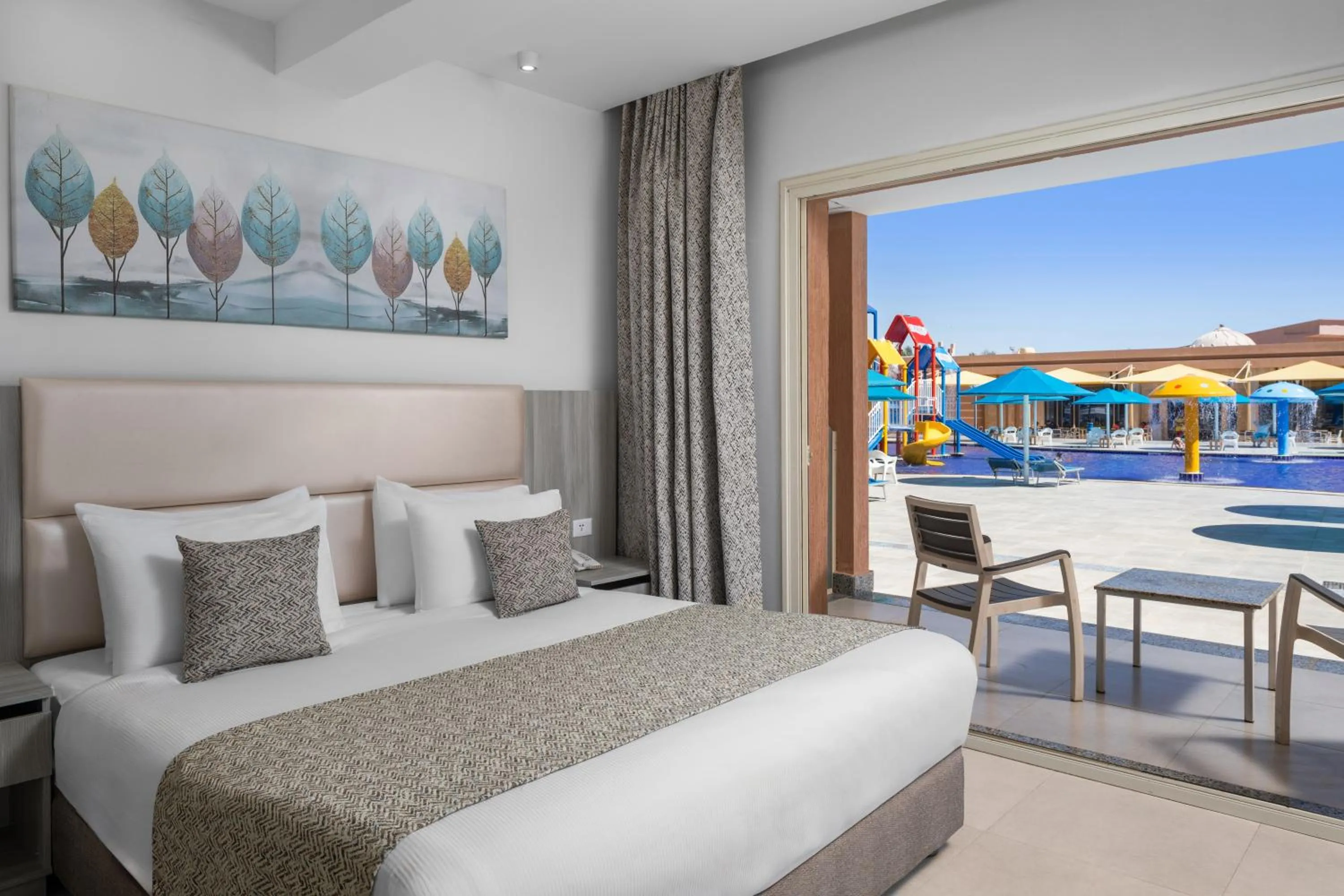 Family Bungalow with Pool View in Pickalbatros Jungle Aqua Park - Neverland Hurghada